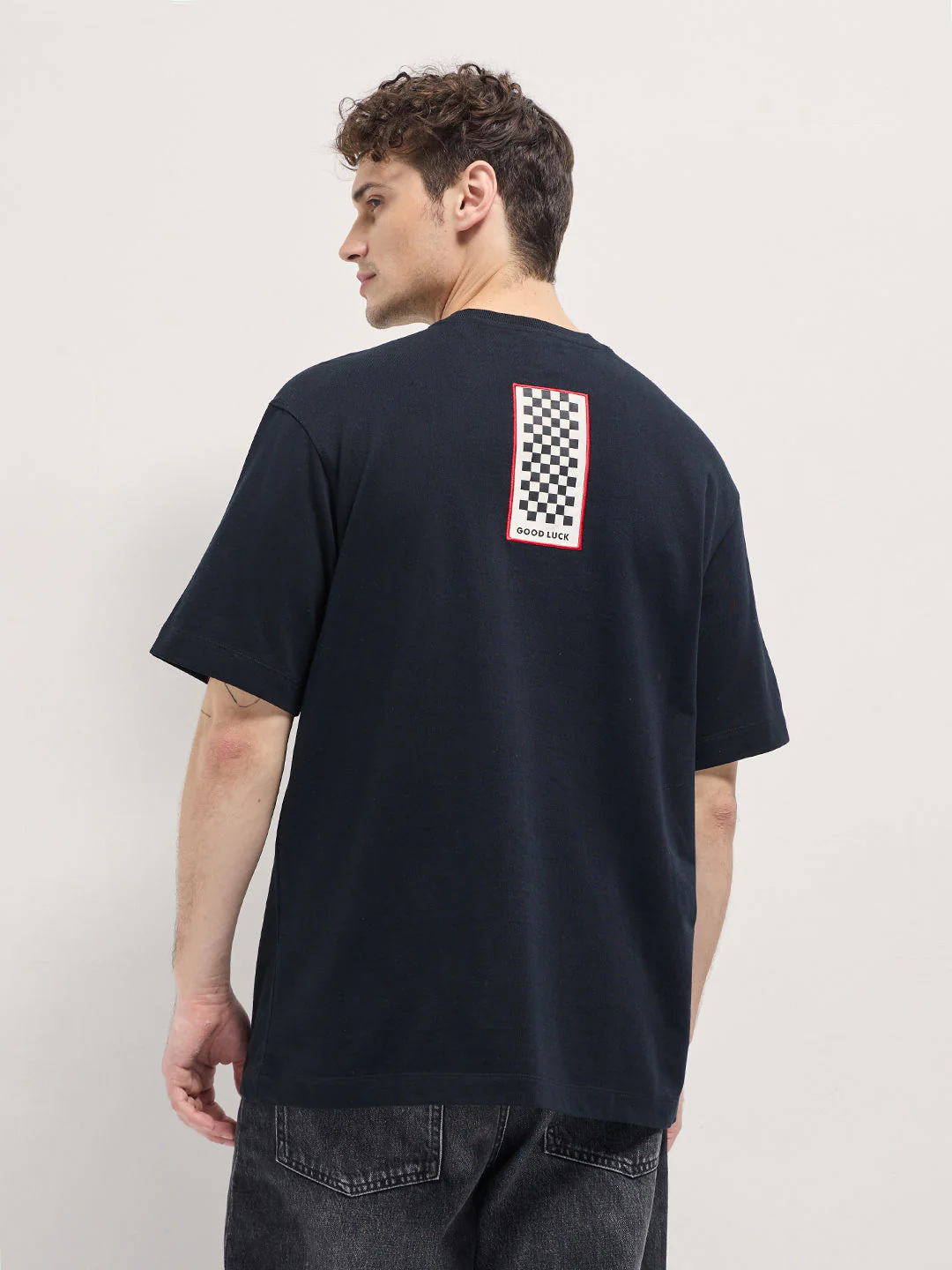 Men Black Monochromatic linear graphic Print Oversize Crew Neck T-shirt - Image 2