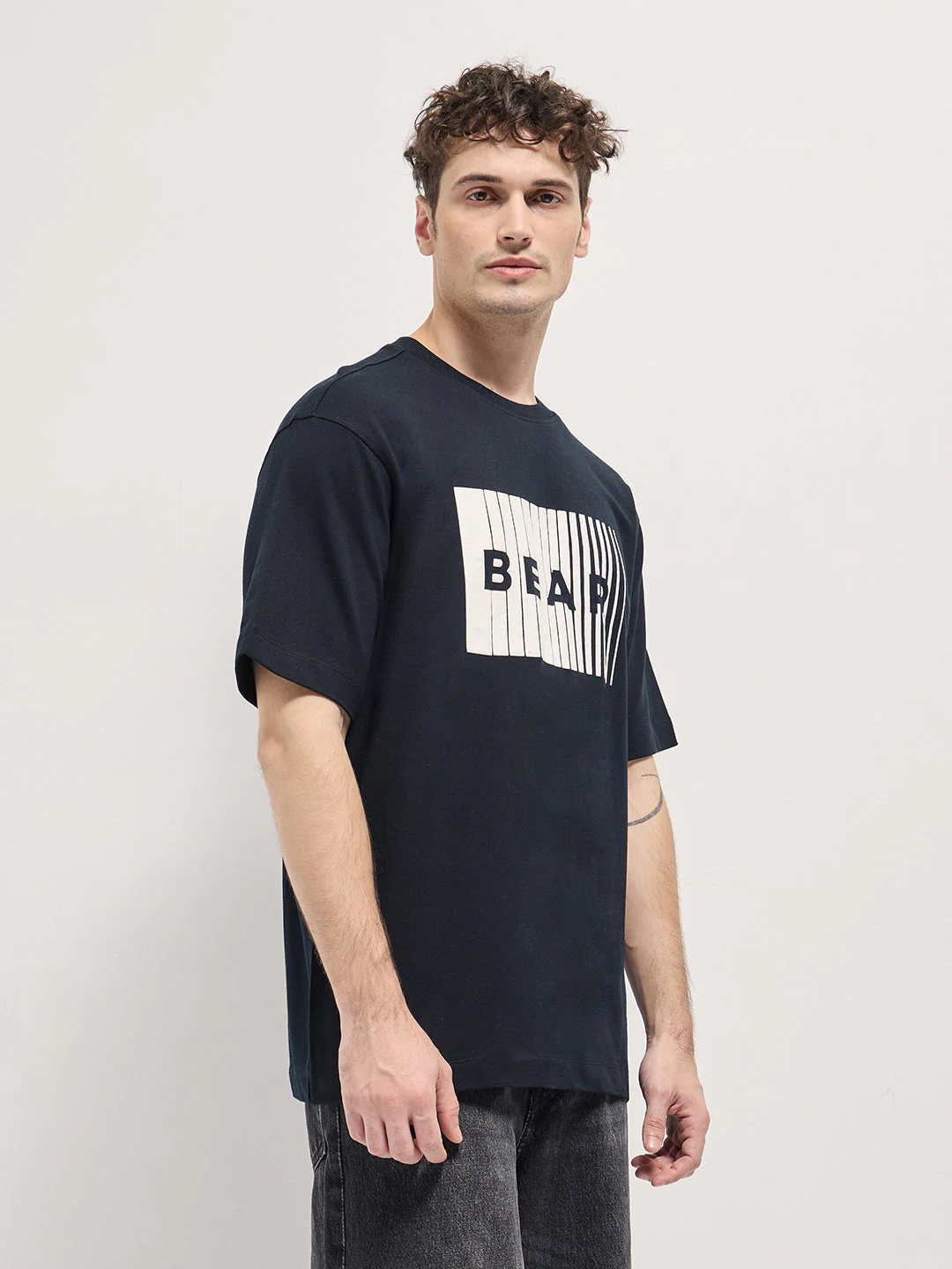 Men Black Monochromatic linear graphic Print Oversize Crew Neck T-shirt - Image 3