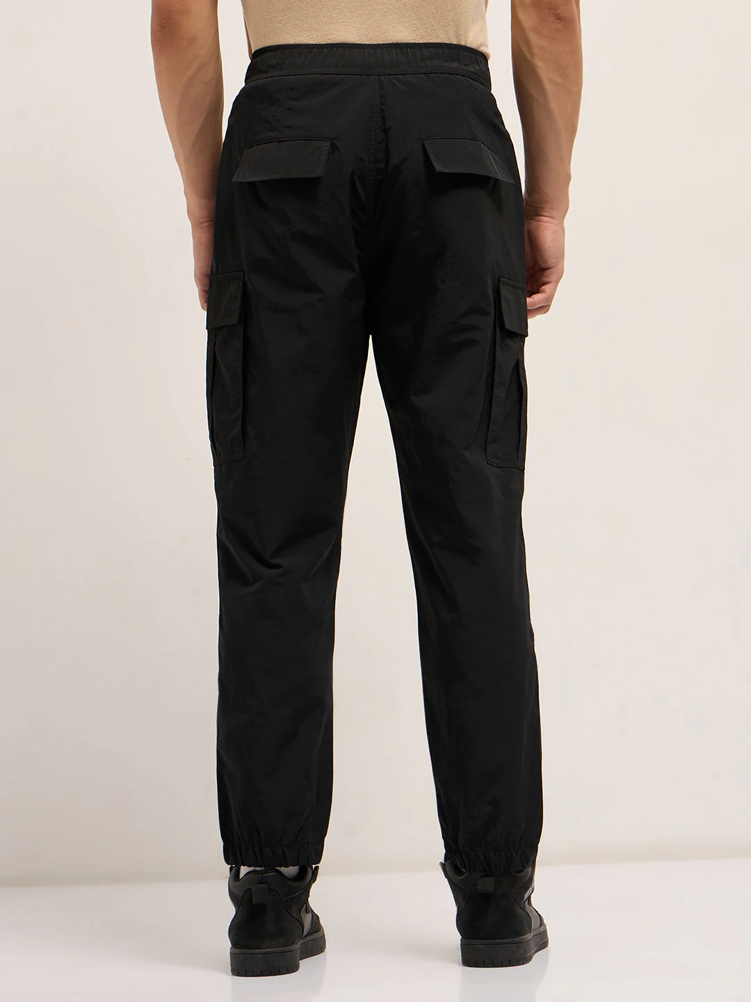 Men Black Nylon Relaxed Fit Cargo Pants - Image 2