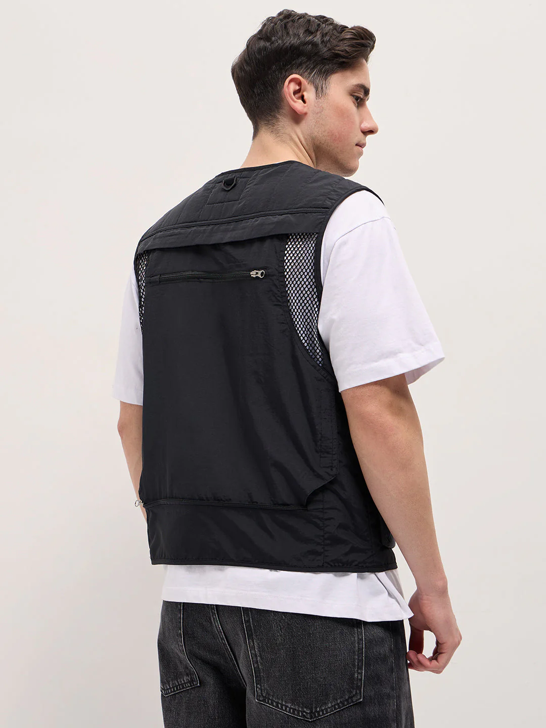 Men Black Outdoor Utility Multi-Pocket Vest Jacket - Image 2