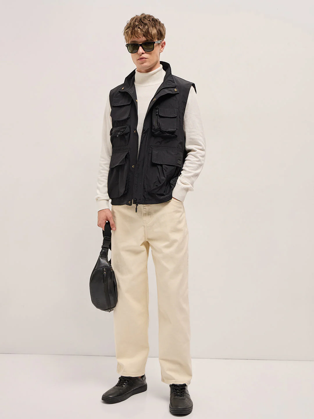 Men Black Outdoor Utility Multi-Pocket Vest Jacket - Image 4