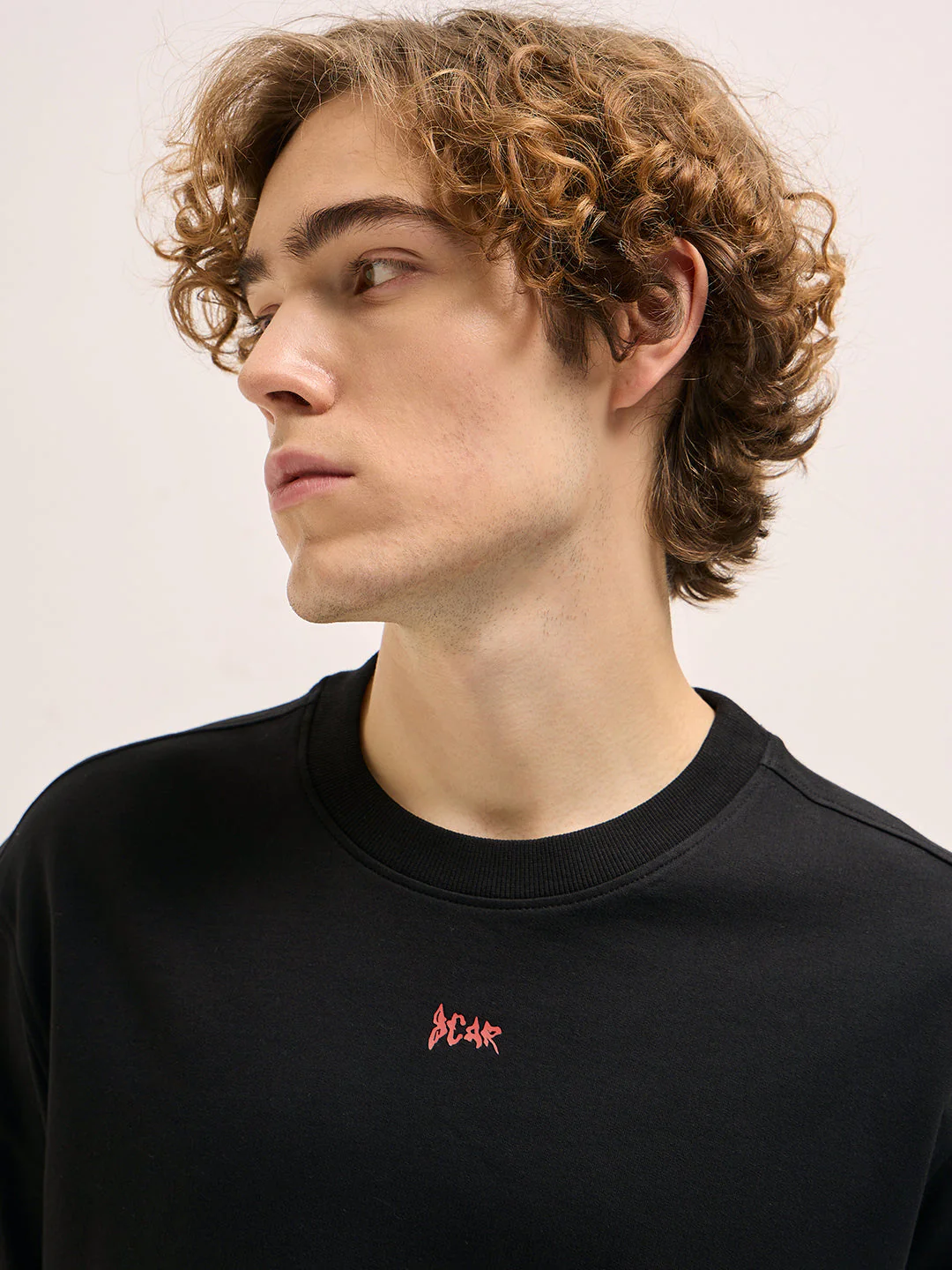 Men Black Oversize artistic graphic Print Crew Neck T-shirt - Image 3