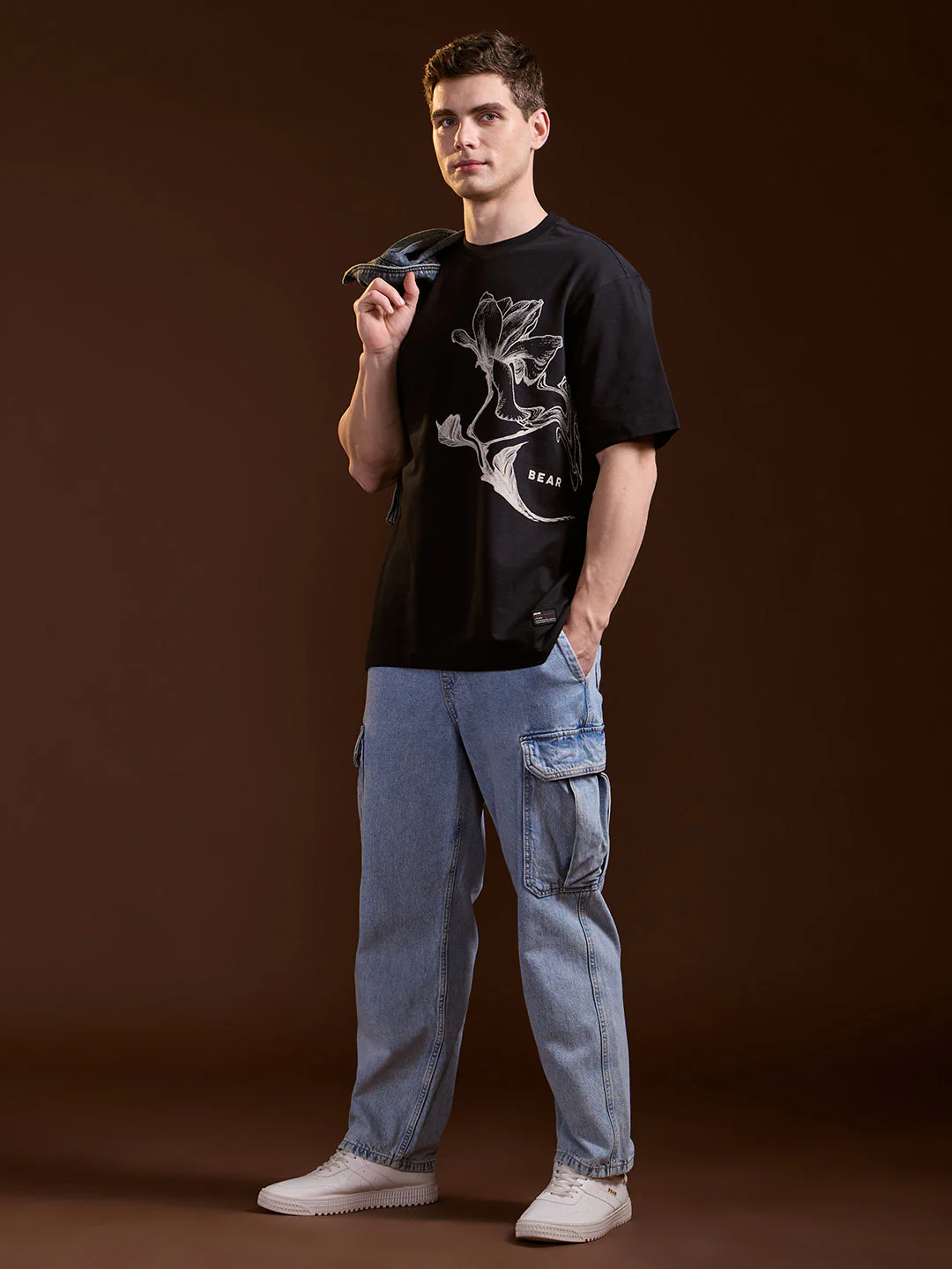 Men Black Oversize Floral Graphic Print Crew Neck T-shirt - Image 4