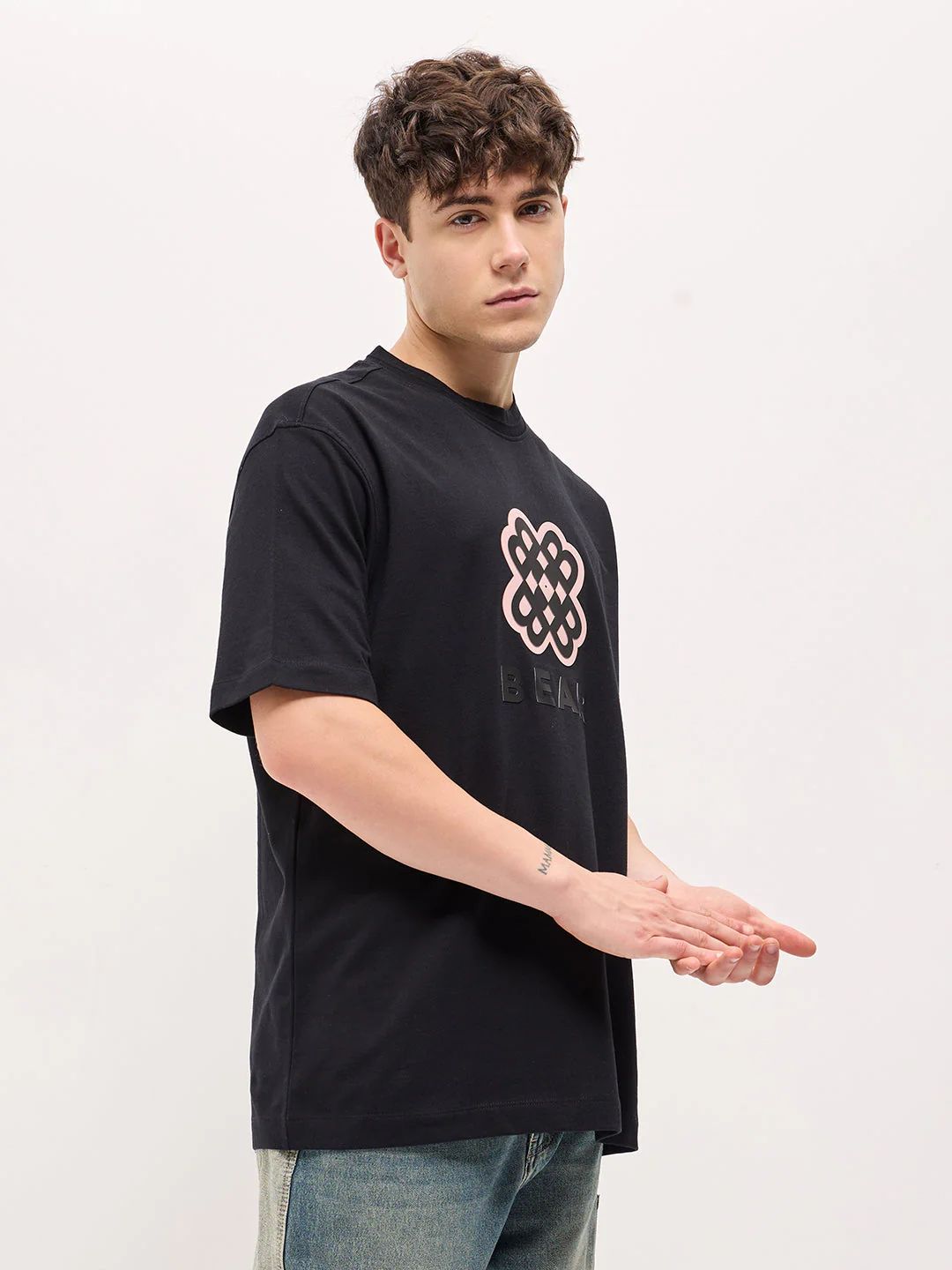 Men Black Oversize Graphic Print Crew Neck T-shirt - Image 3