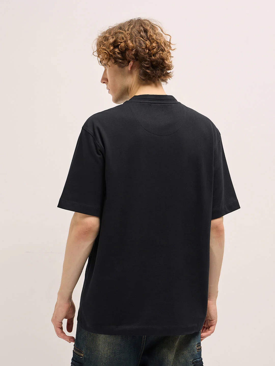 Men Black Oversize Graphic Printed Crew Neck T-shirt - Image 2
