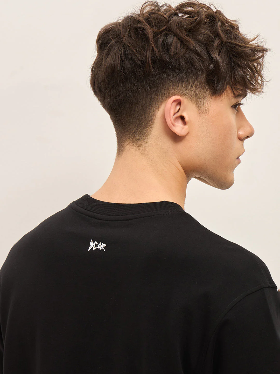 Men Black Oversize Graphic Printed Crew Neck T-shirt - Image 6