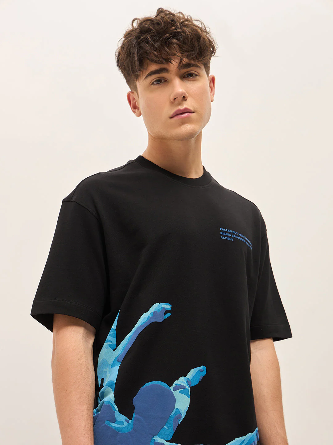 Men Black Oversize Graphic Printed Crew Neck T-shirt - Image 5
