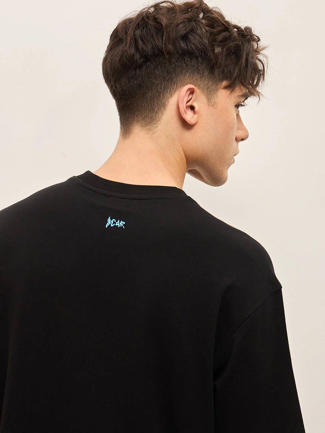 Men Black Oversize Graphic Printed Crew Neck T-shirt - Image 6