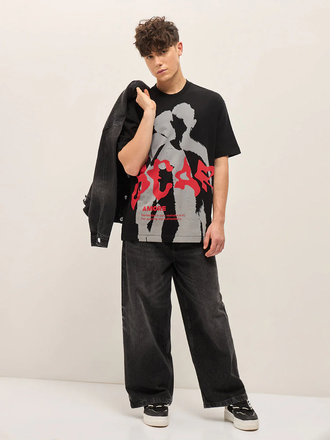 Men Black Oversize Graphic Printed Crew Neck T-shirt - Image 4