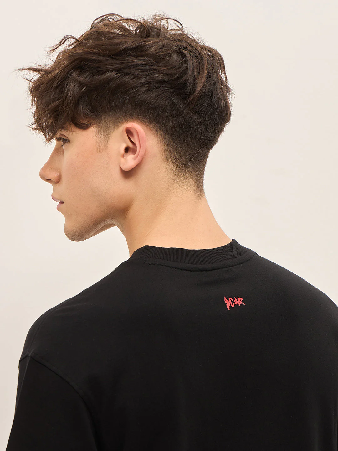 Men Black Oversize Graphic Printed Crew Neck T-shirt - Image 6