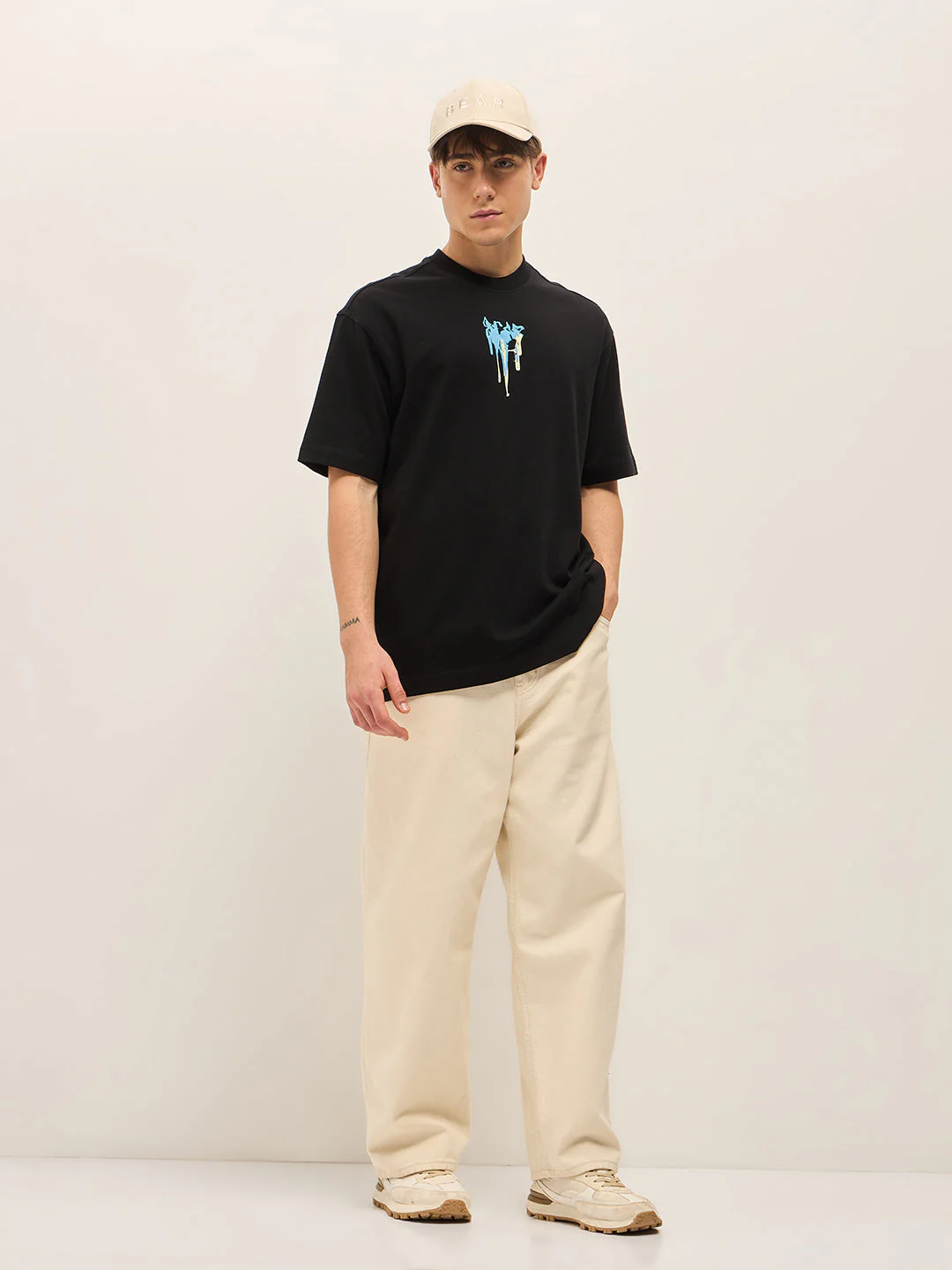 Men Black Oversize Graphic Printed Crew Neck T-shirt - Image 4