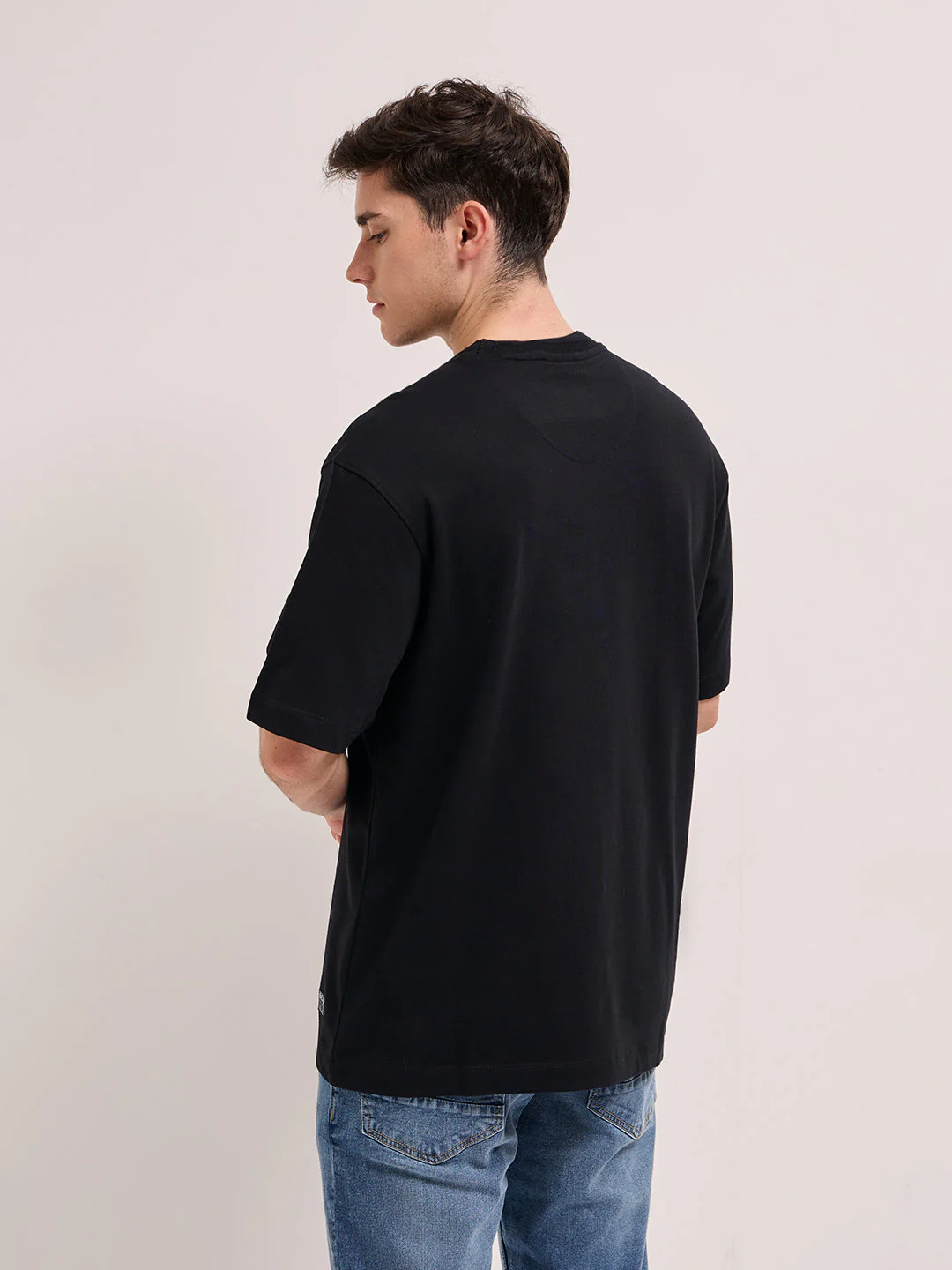 Men Black Oversize Graphic Printed Crew Neck T-shirt - Image 2