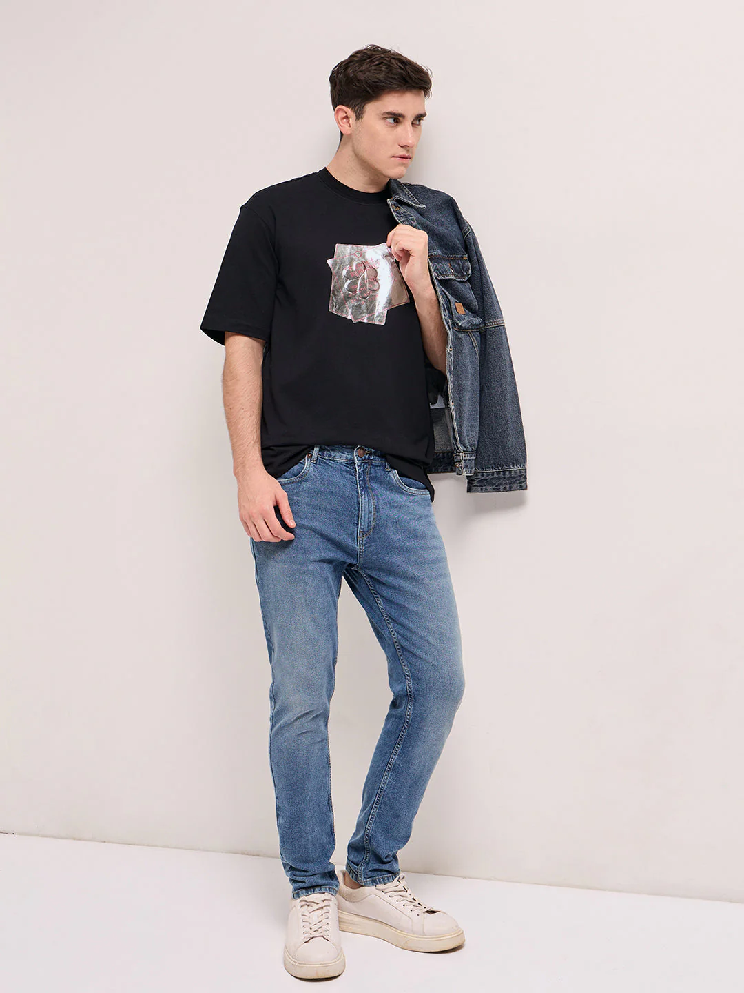 Men Black Oversize Graphic Printed Crew Neck T-shirt - Image 4
