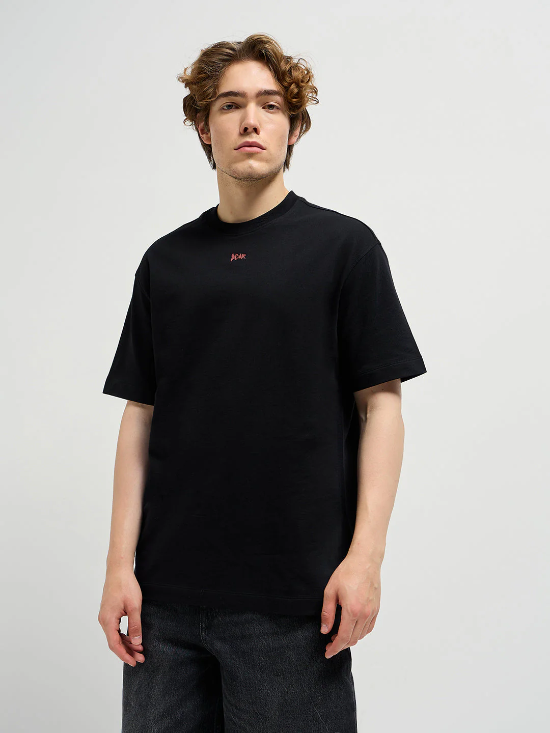 Men Black Oversize Graphic Printed Crew Neck T-shirt - Image 2