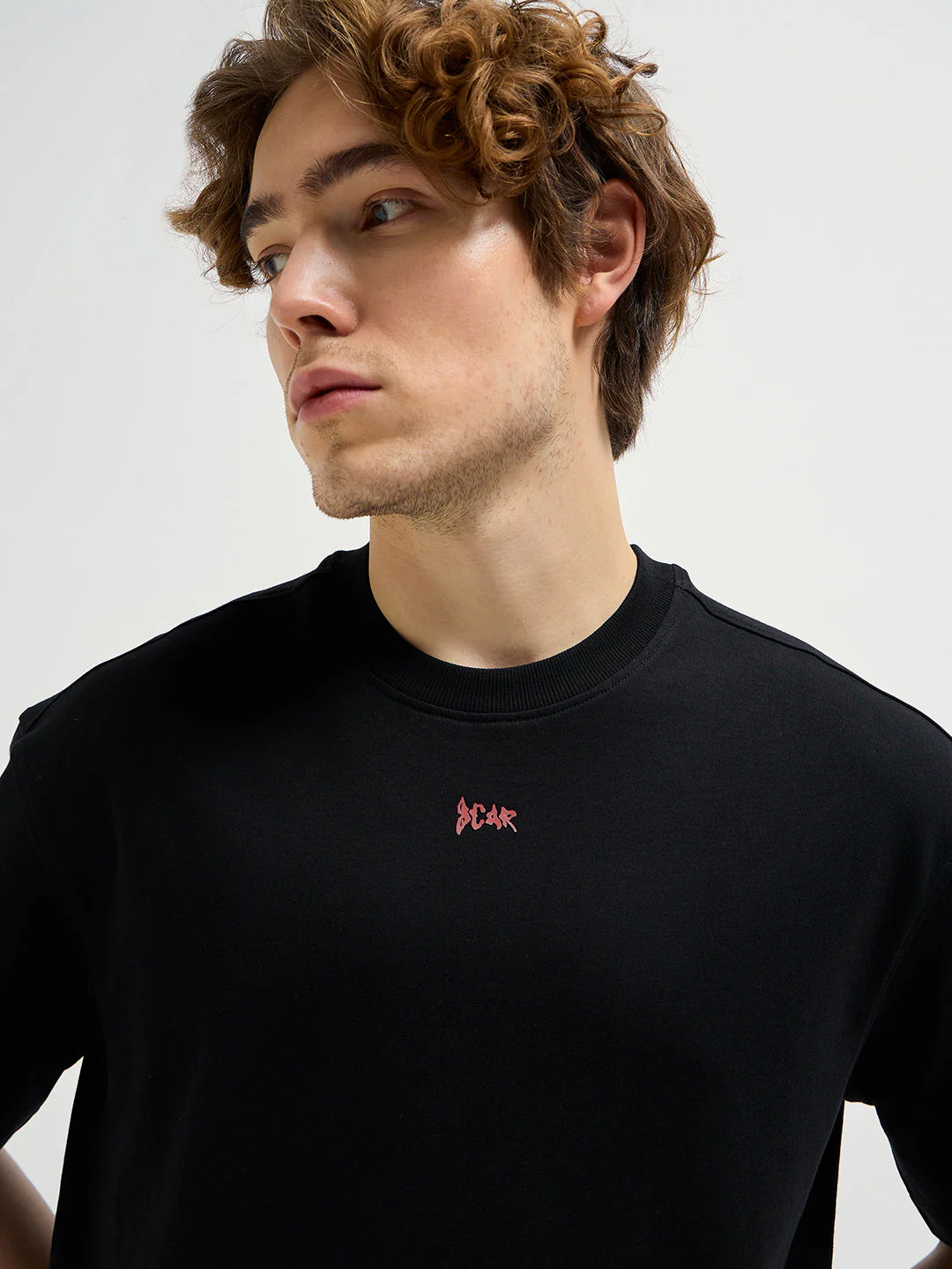 Men Black Oversize Graphic Printed Crew Neck T-shirt - Image 6