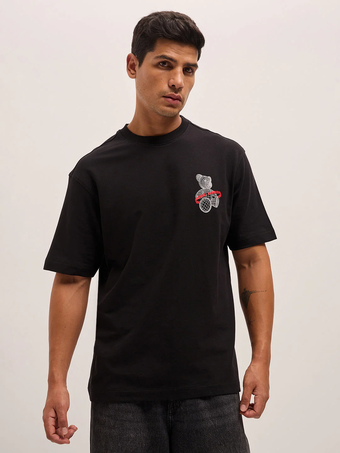 Men Black Oversize Graphic Printed Crew Neck T-shirt - Image 6