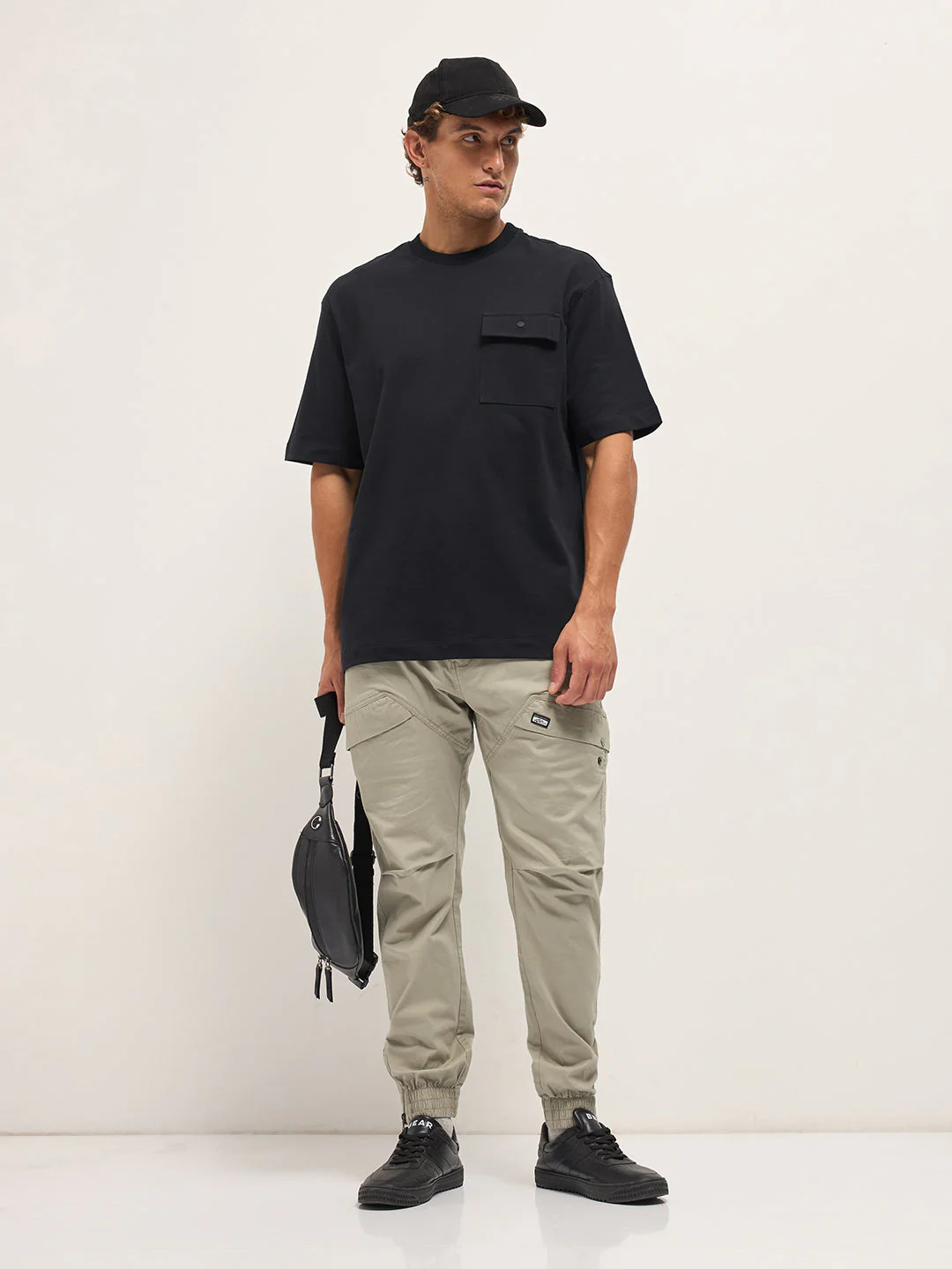 Men Black Oversized Graphic T-Shirt - Image 4