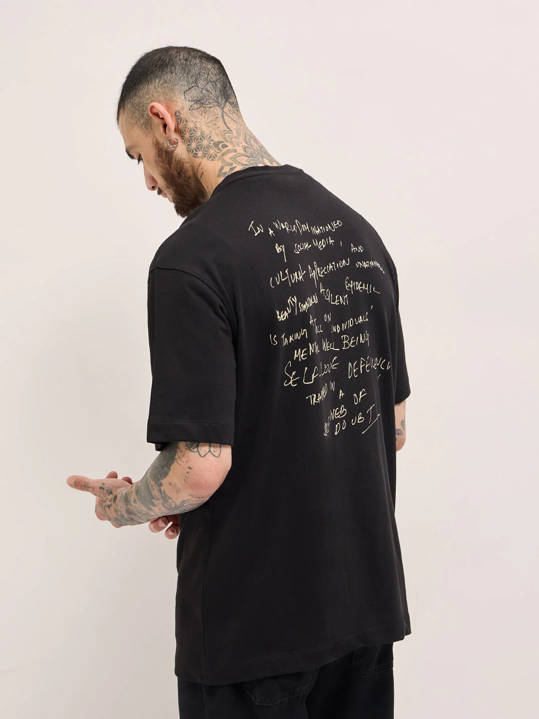 Men Black Oversize Panel-style graphic Prints Crew Neck T-shirt - Image 2