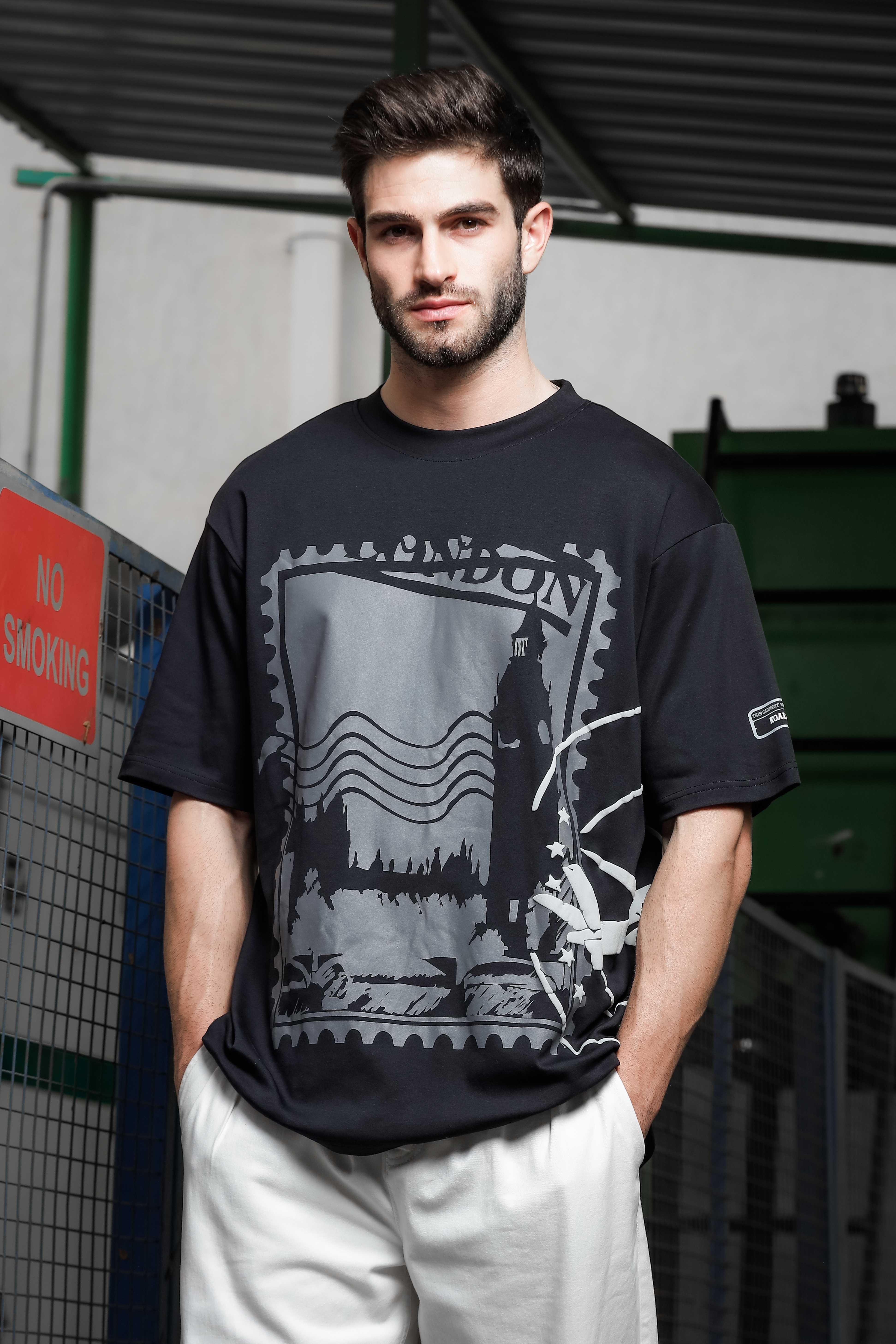 Men Black Oversized Print T-shirt - Image 2