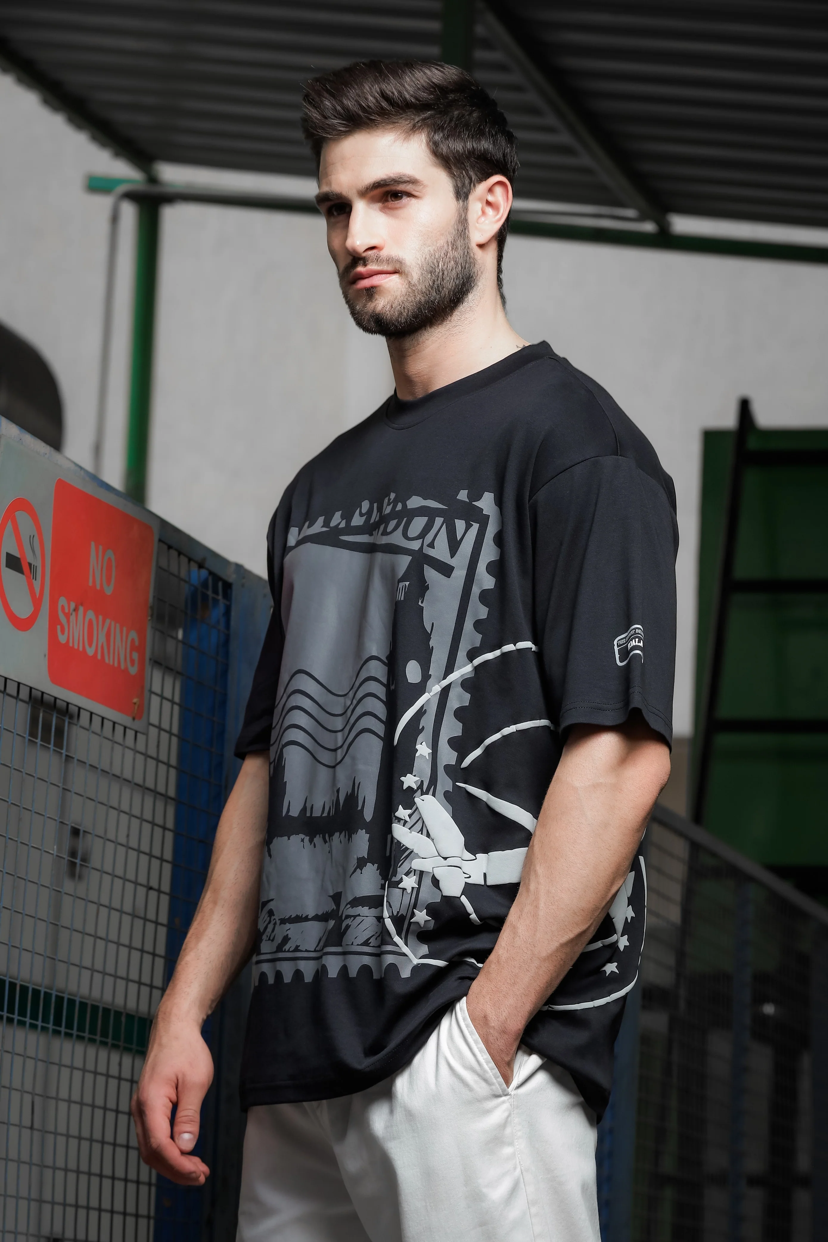 Men Black Oversized Print T-shirt - Image 7