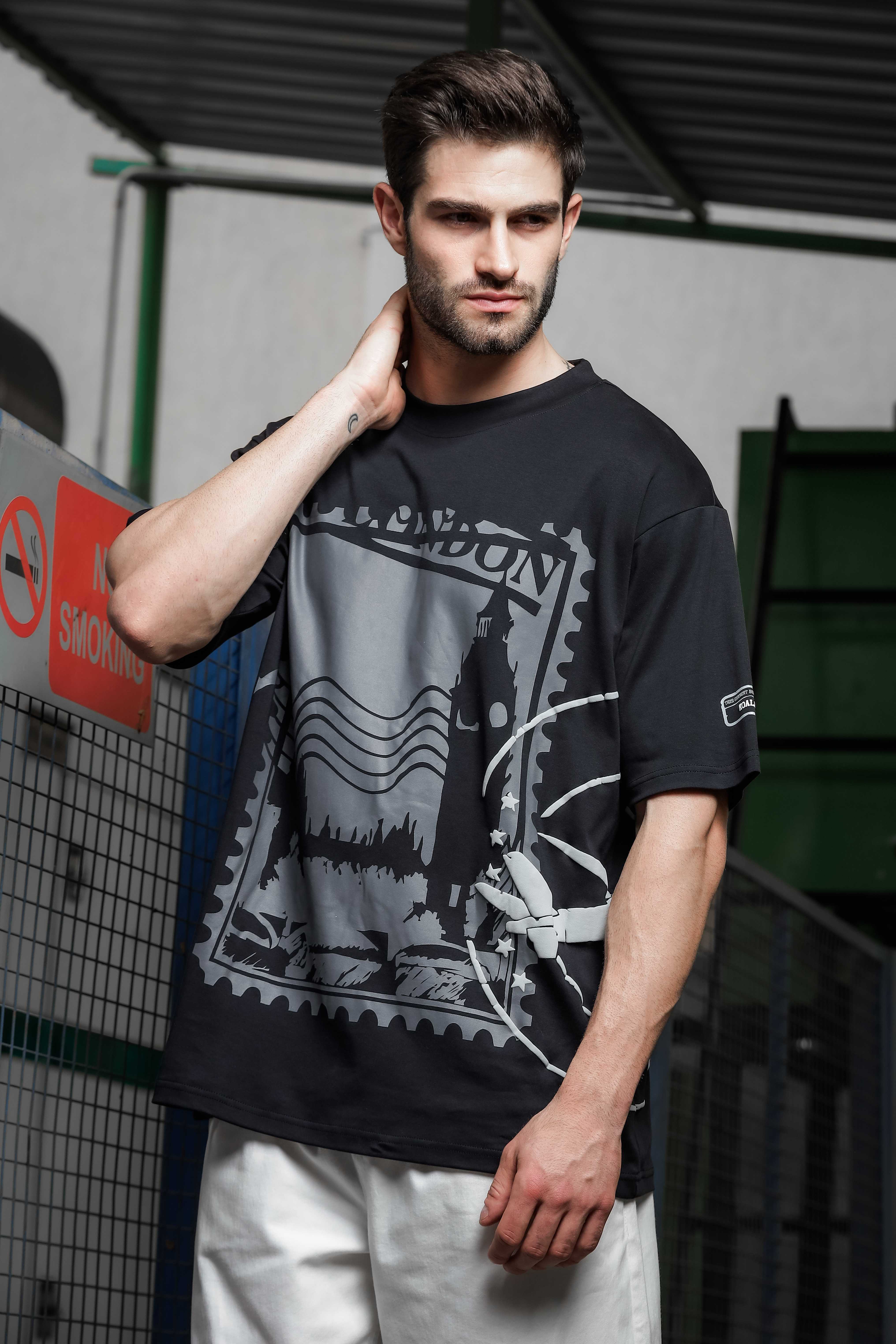 Men Black Oversized Print T-shirt - Image 8