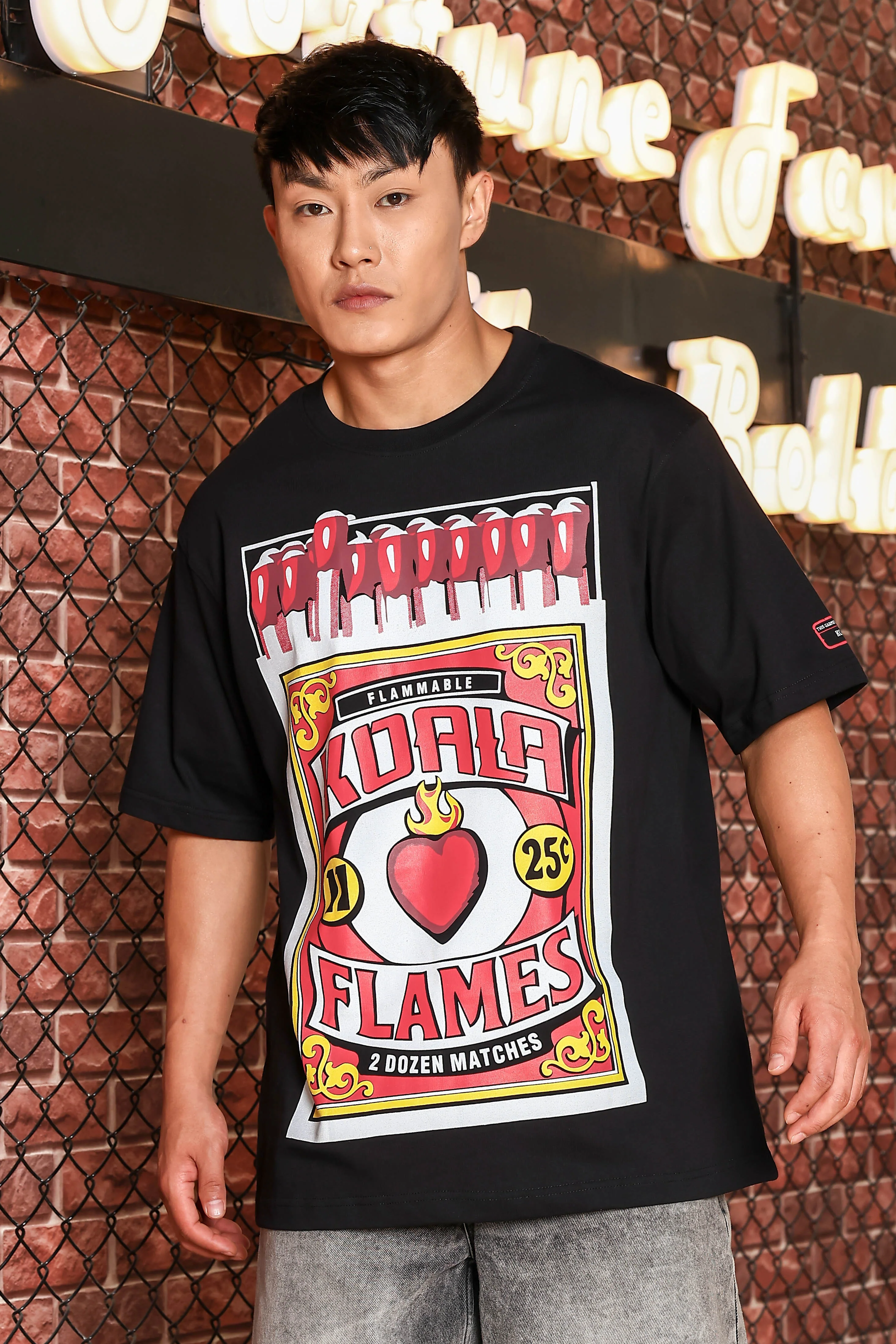 Men Black Oversized Print T-shirt - Image 8