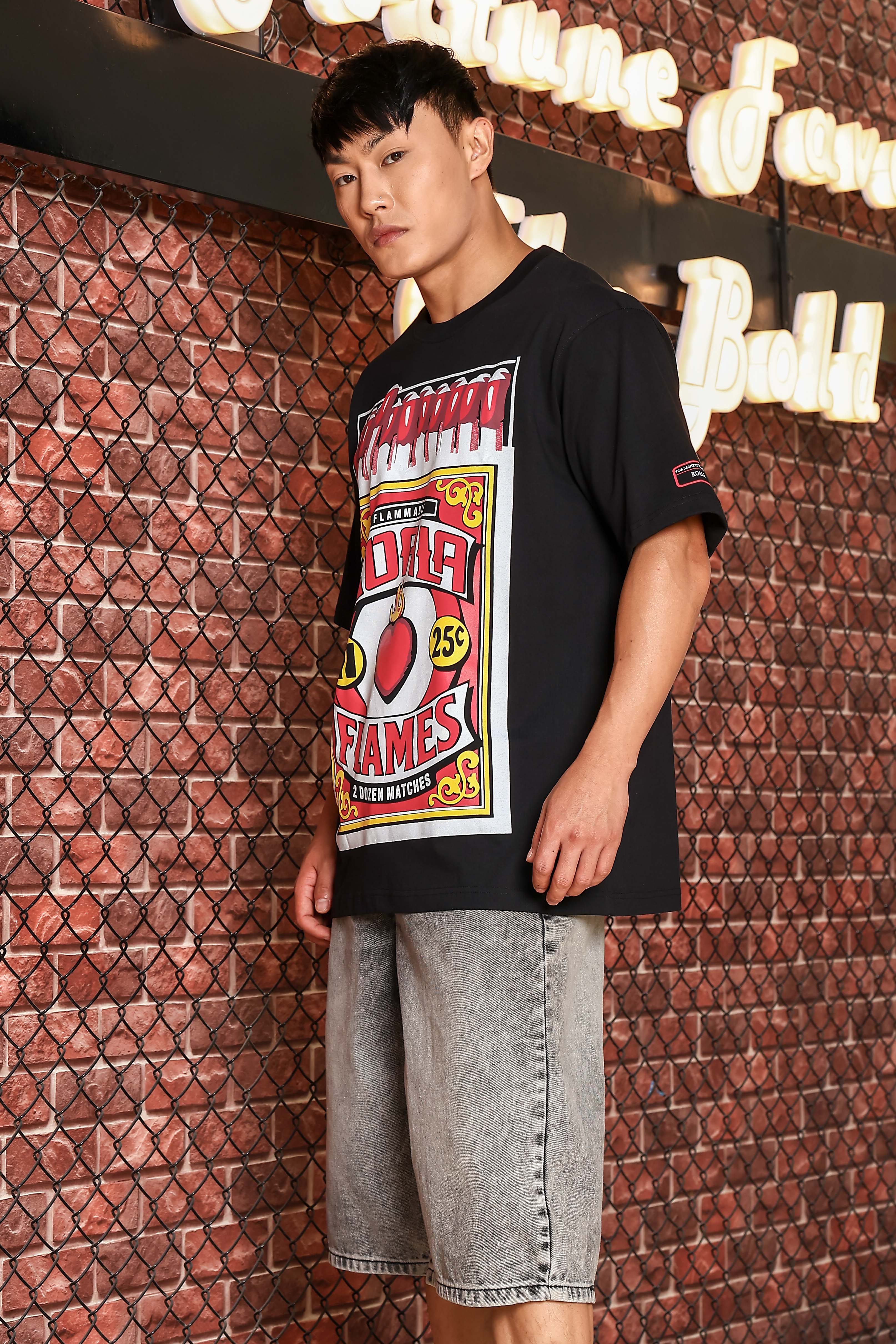 Men Black Oversized Print T-shirt - Image 9
