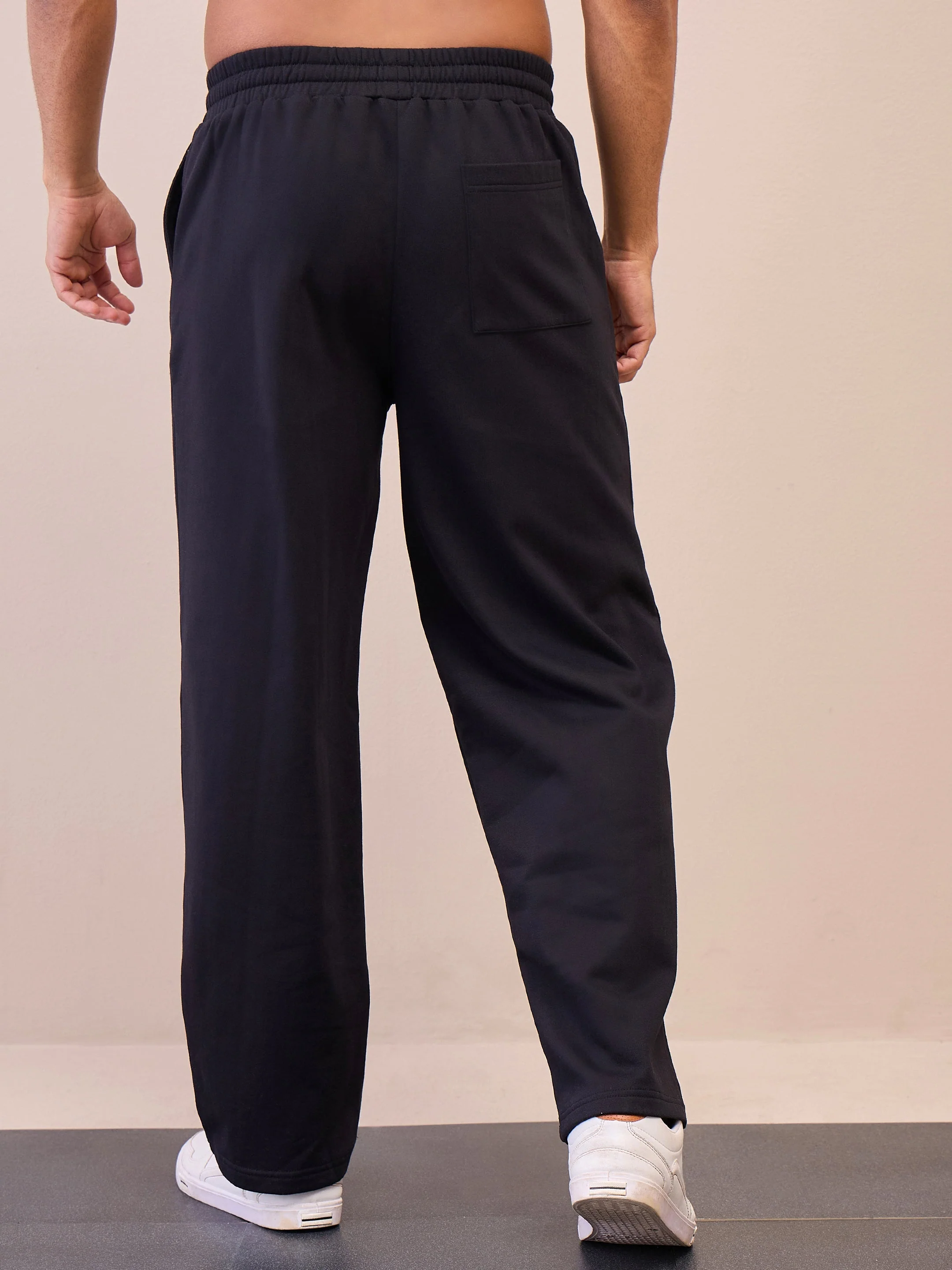 Men Black Oversized Sweatpants - Image 2