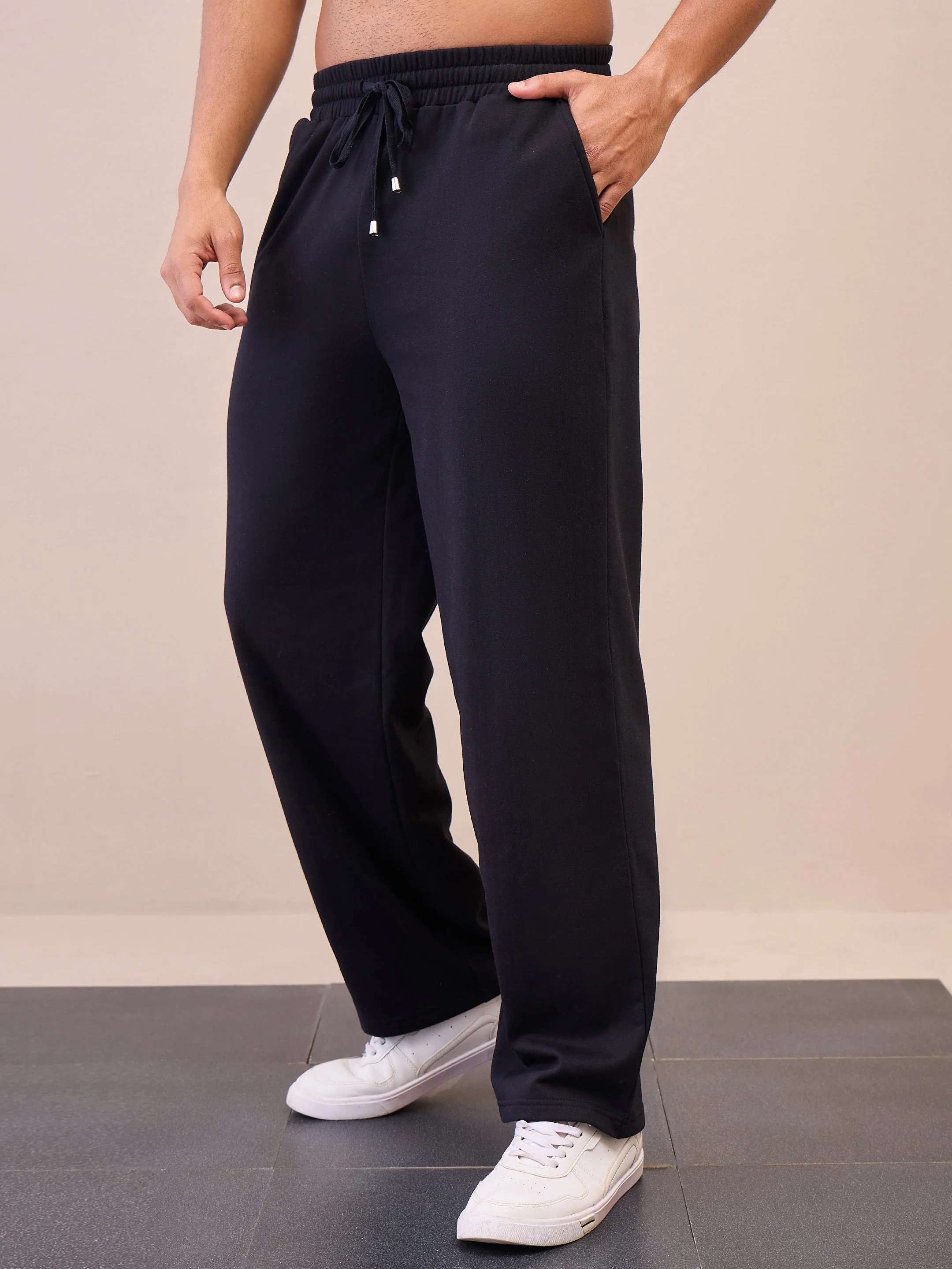 Men Black Oversized Sweatpants - Image 4