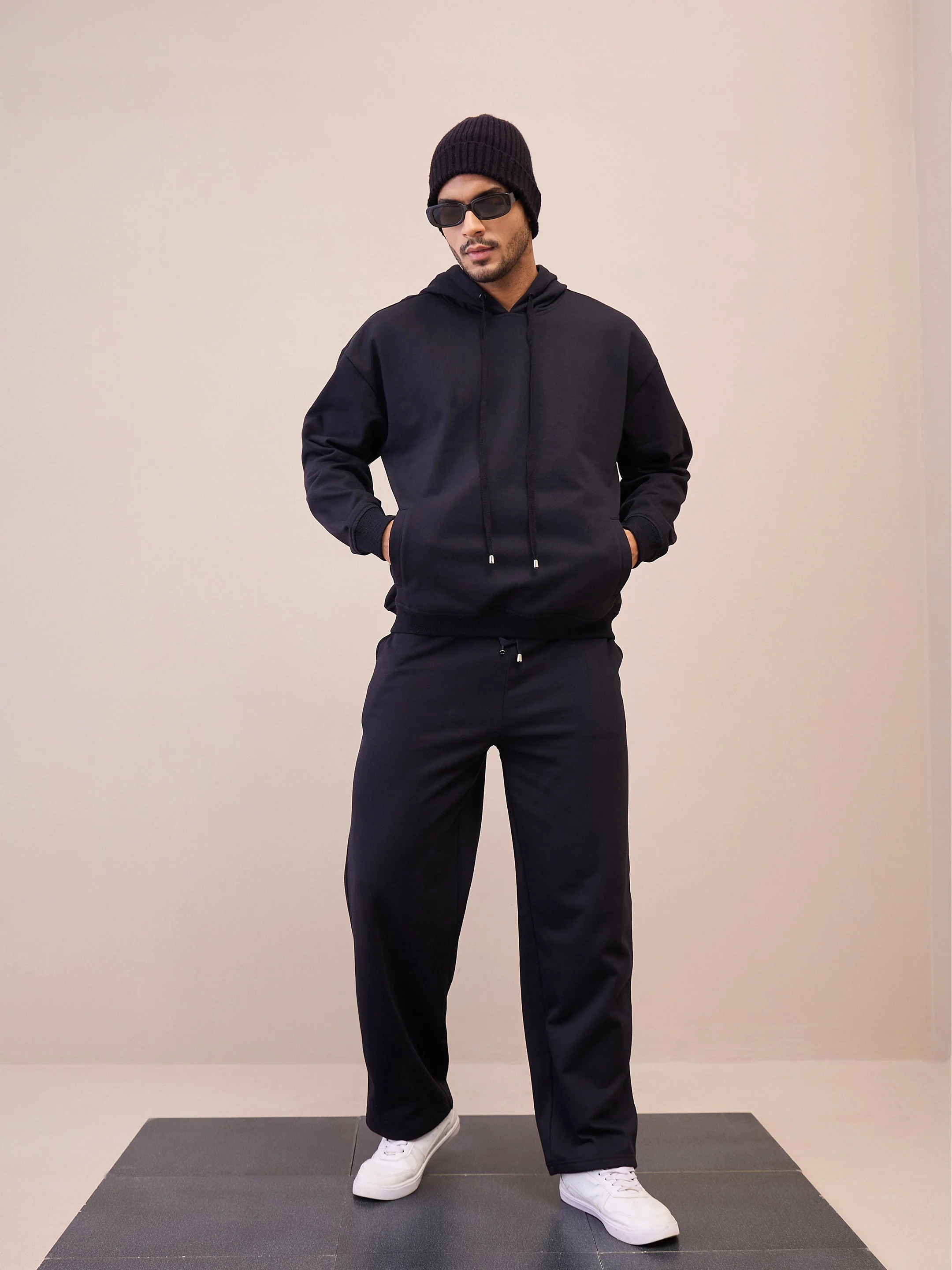 Men Black Oversized Sweatpants - Image 5
