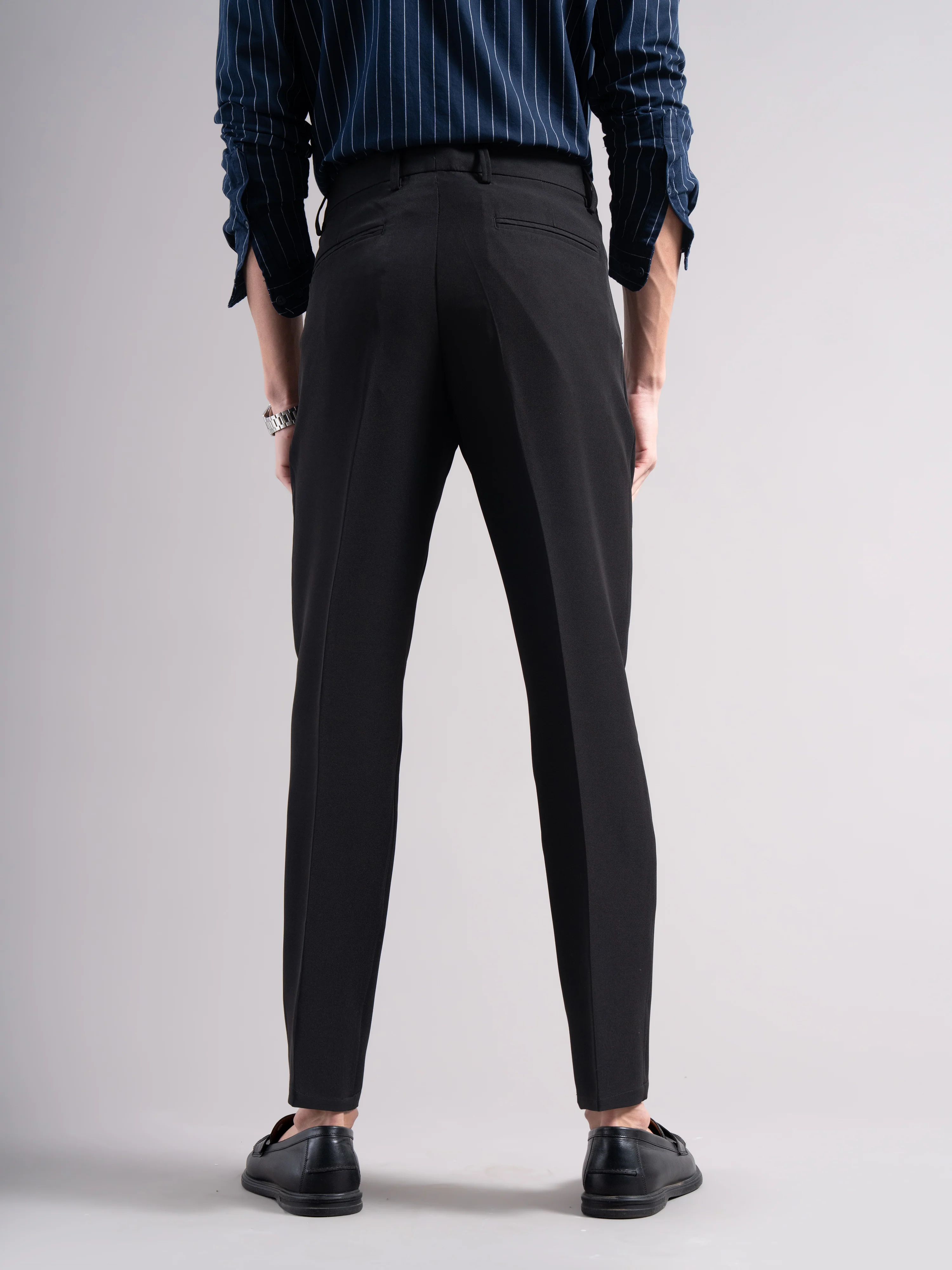 Men Black Pleated Chinos Trousers - Image 2