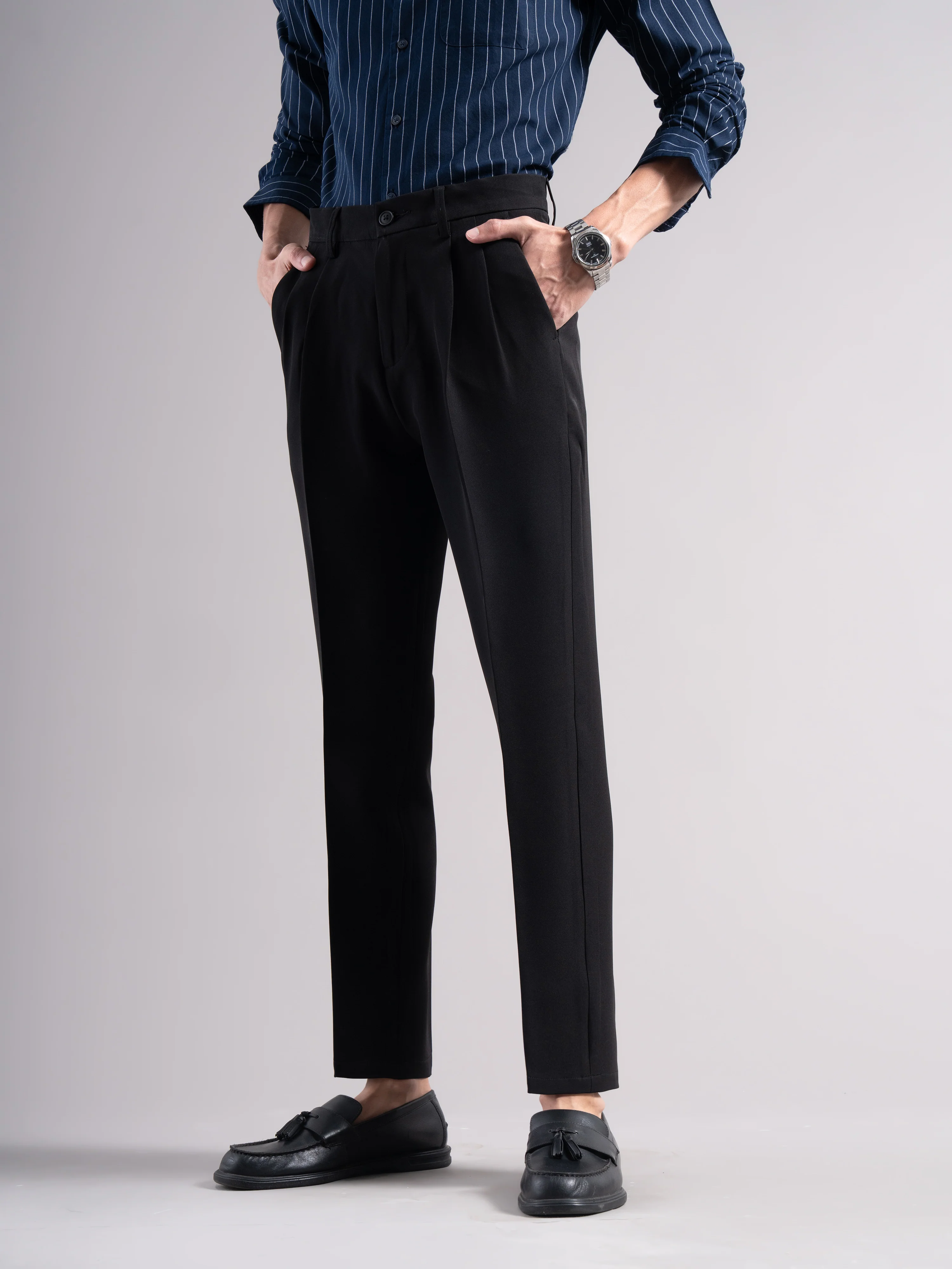 Men Black Pleated Chinos Trousers - Image 6