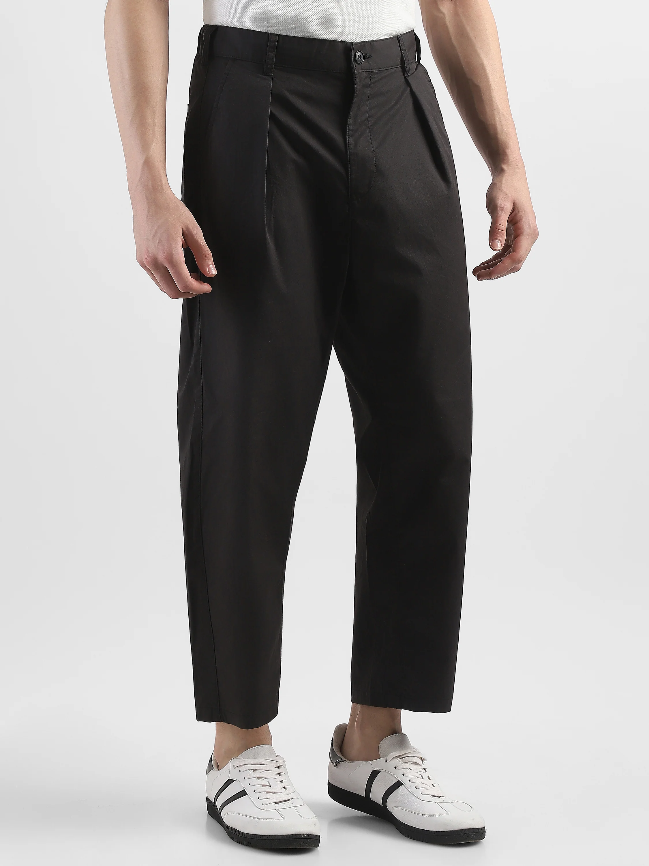 Men Black Pleated Mid Rise Comfort Fit Trousers
