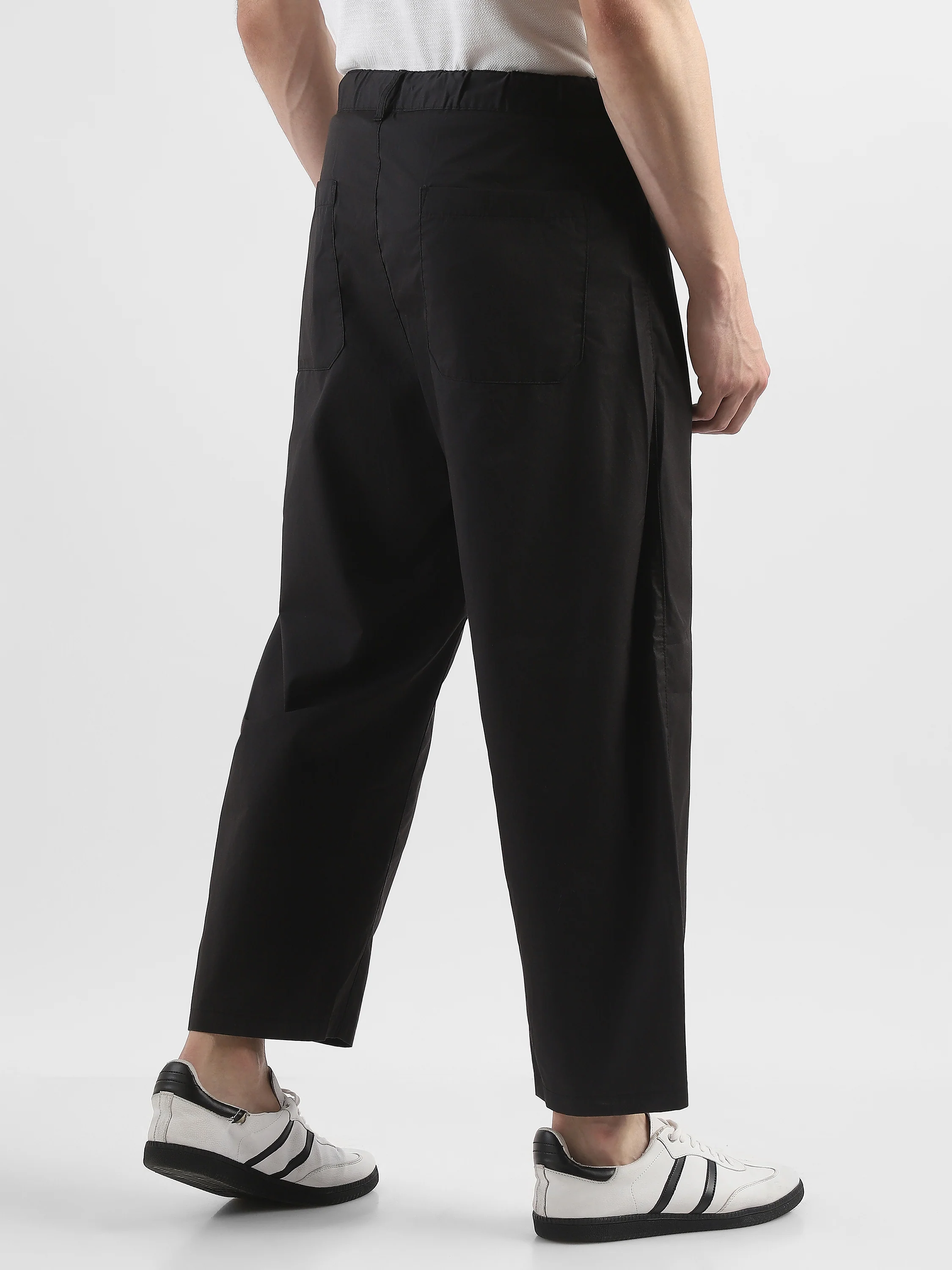 Men Black Pleated Mid Rise Comfort Fit Trousers - Image 4