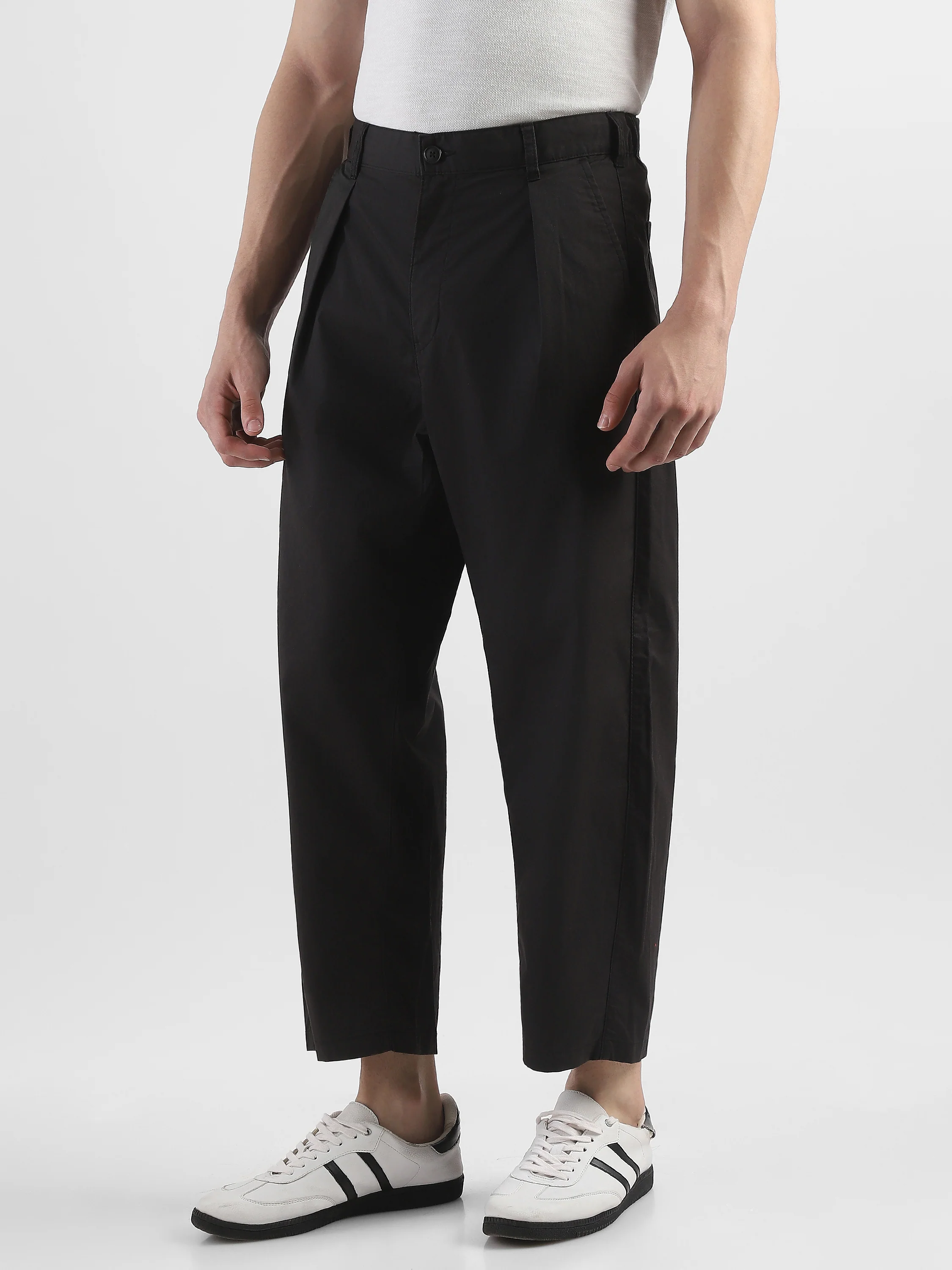 Men Black Pleated Mid Rise Comfort Fit Trousers - Image 5