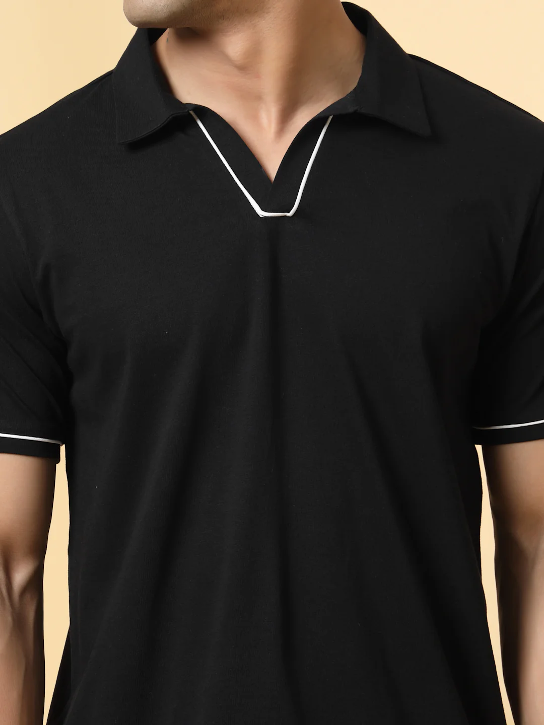 Men Black Polo T-Shirt With Contrast Piping - Image 6