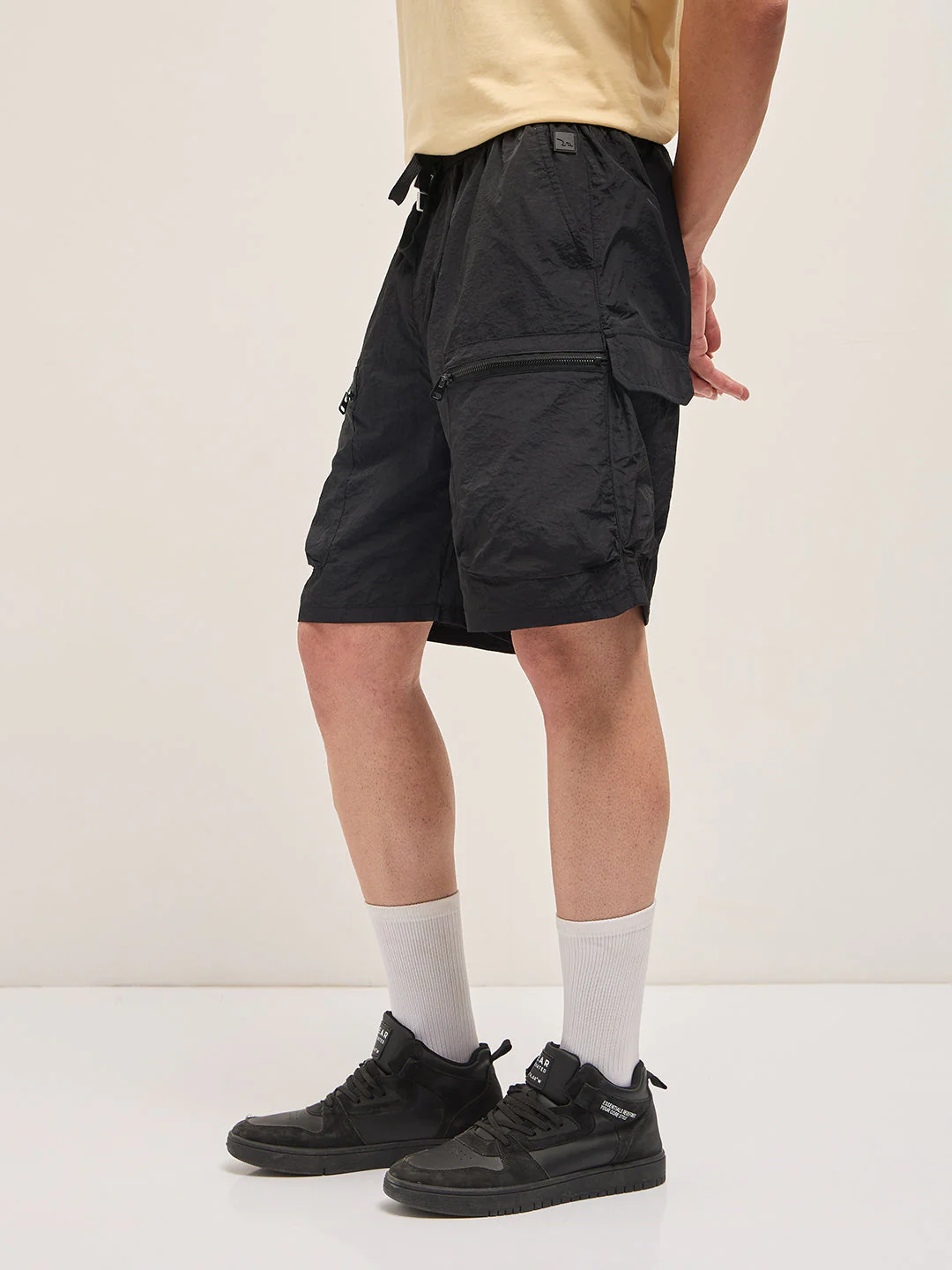 Men Black Polyester Regular Fit Knee-Length Cargo Shorts - Image 3