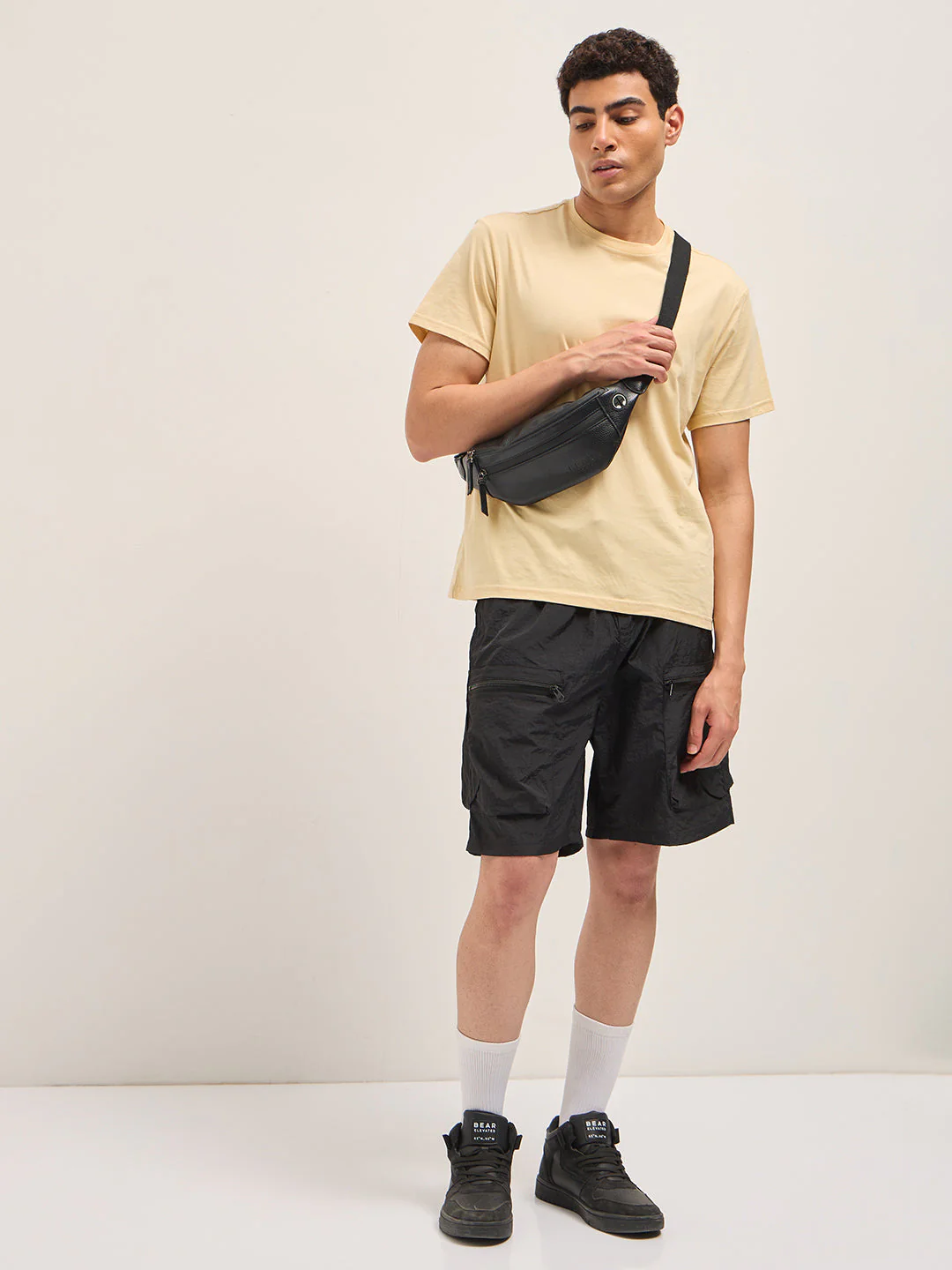Men Black Polyester Regular Fit Knee-Length Cargo Shorts - Image 4