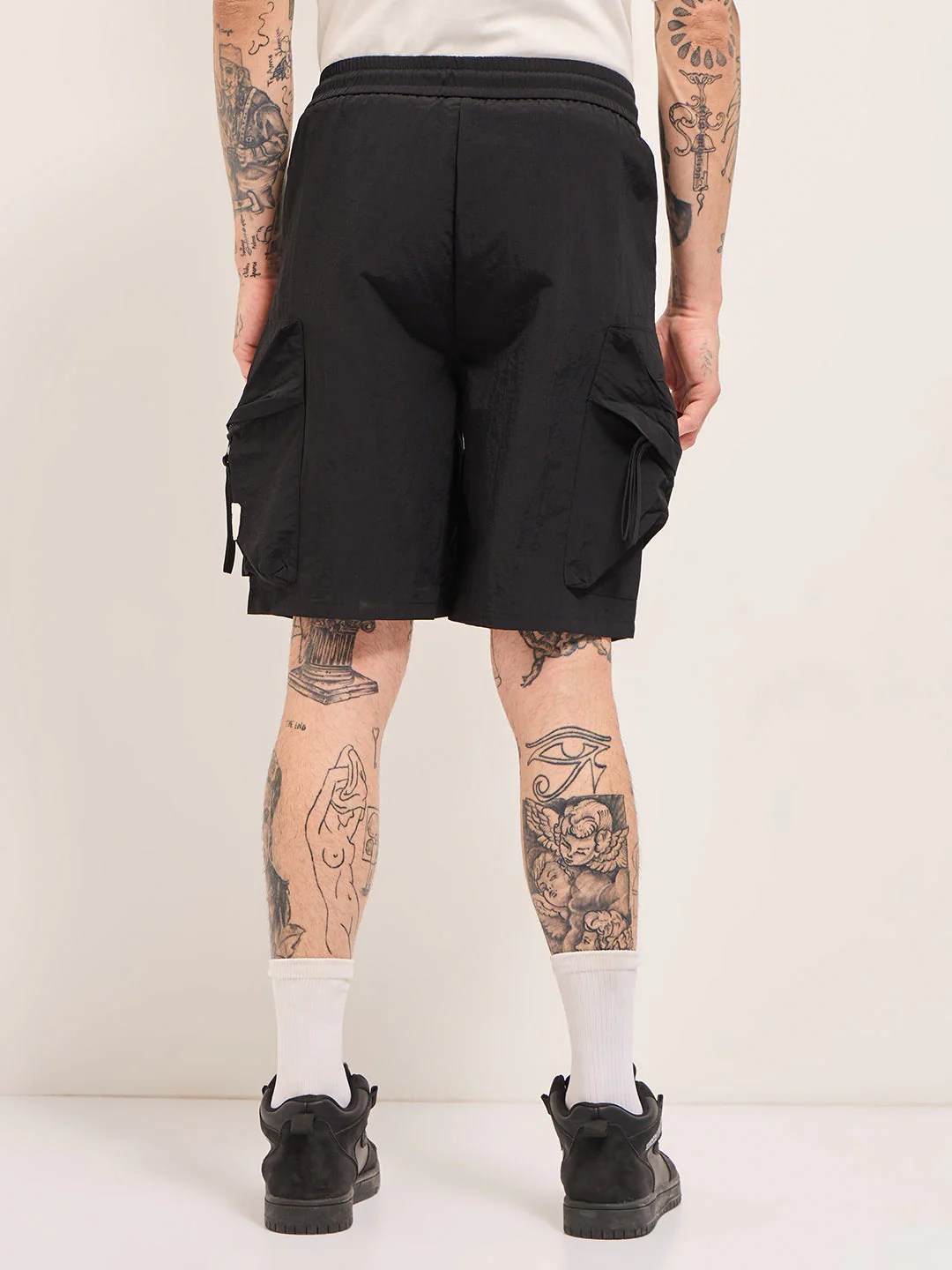 Men Black Polyester Regular Fit Knee-Length Cargo Shorts - Image 2