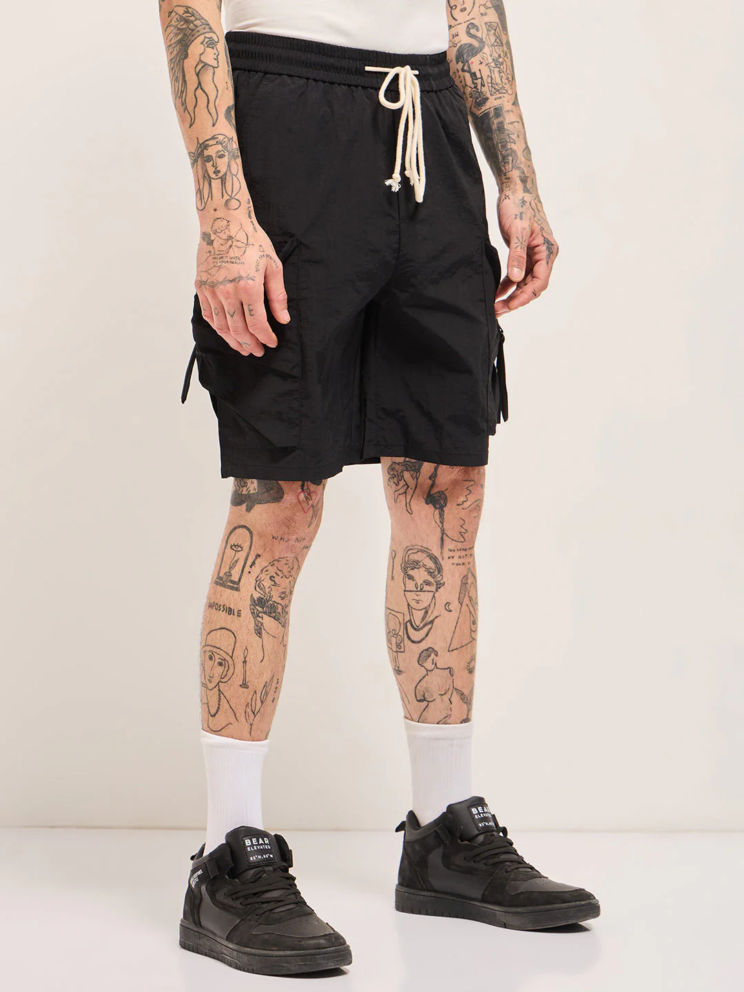 Men Black Polyester Regular Fit Knee-Length Cargo Shorts - Image 3