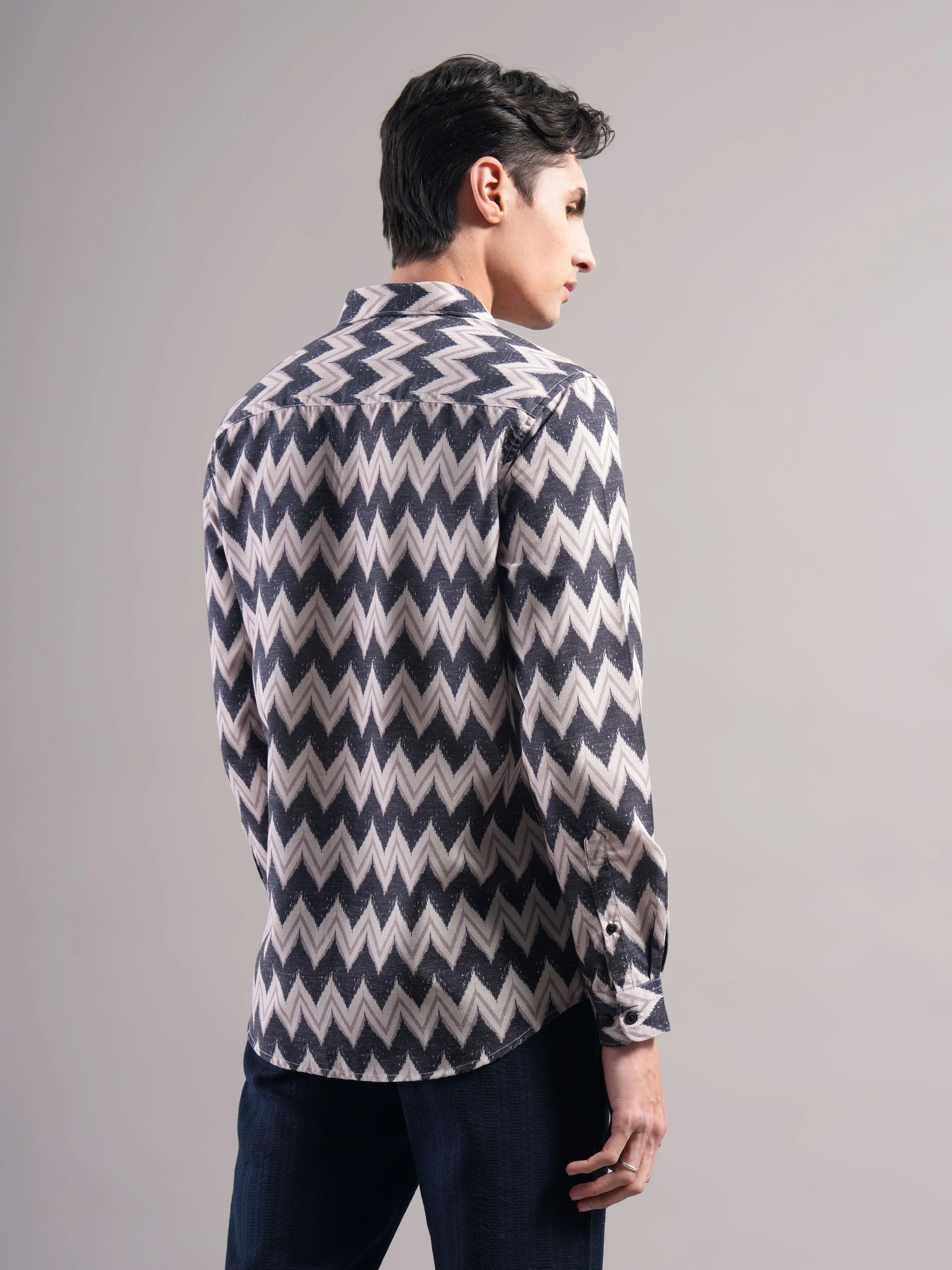 Men Black Printed Casual Shirt - Image 2