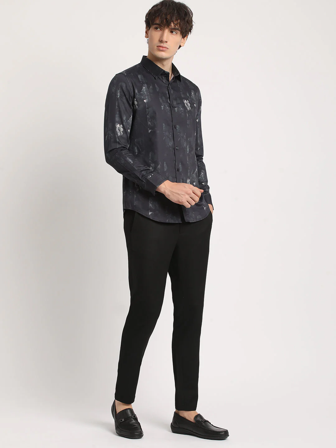 Men Black Printed Slim Fit Cotton Casual Shirt - Image 5
