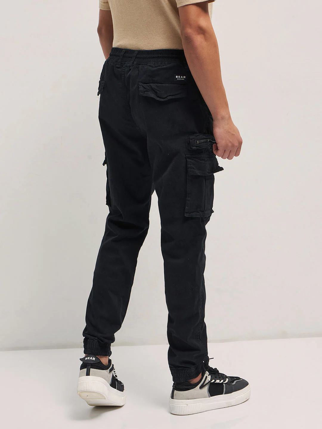 Men Black Regular Fit Cargo Pants - Image 2