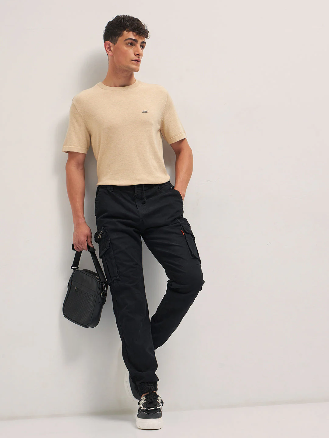 Men Black Regular Fit Cargo Pants - Image 4