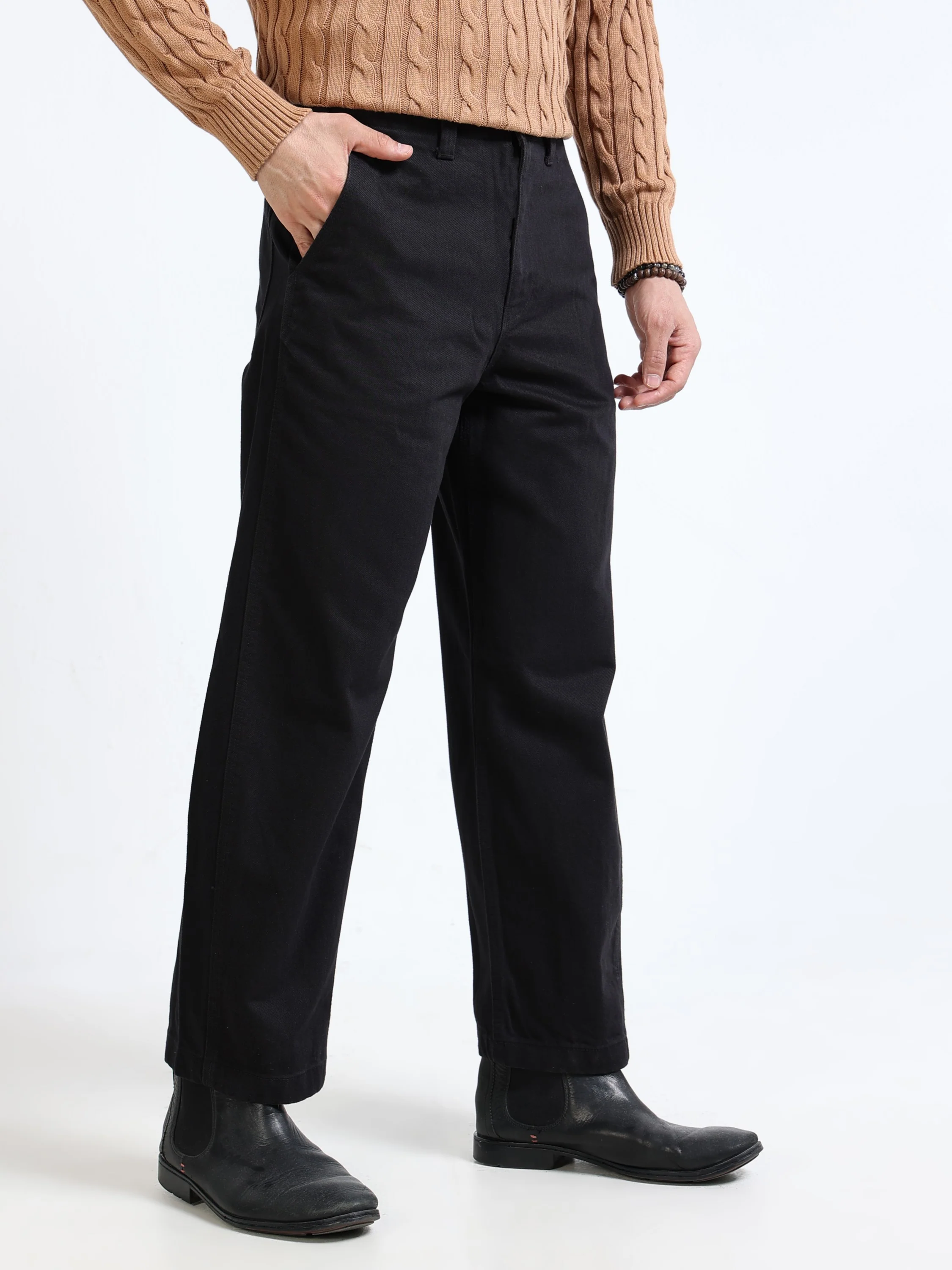 Men Black Mid Rise Pants - Image 6