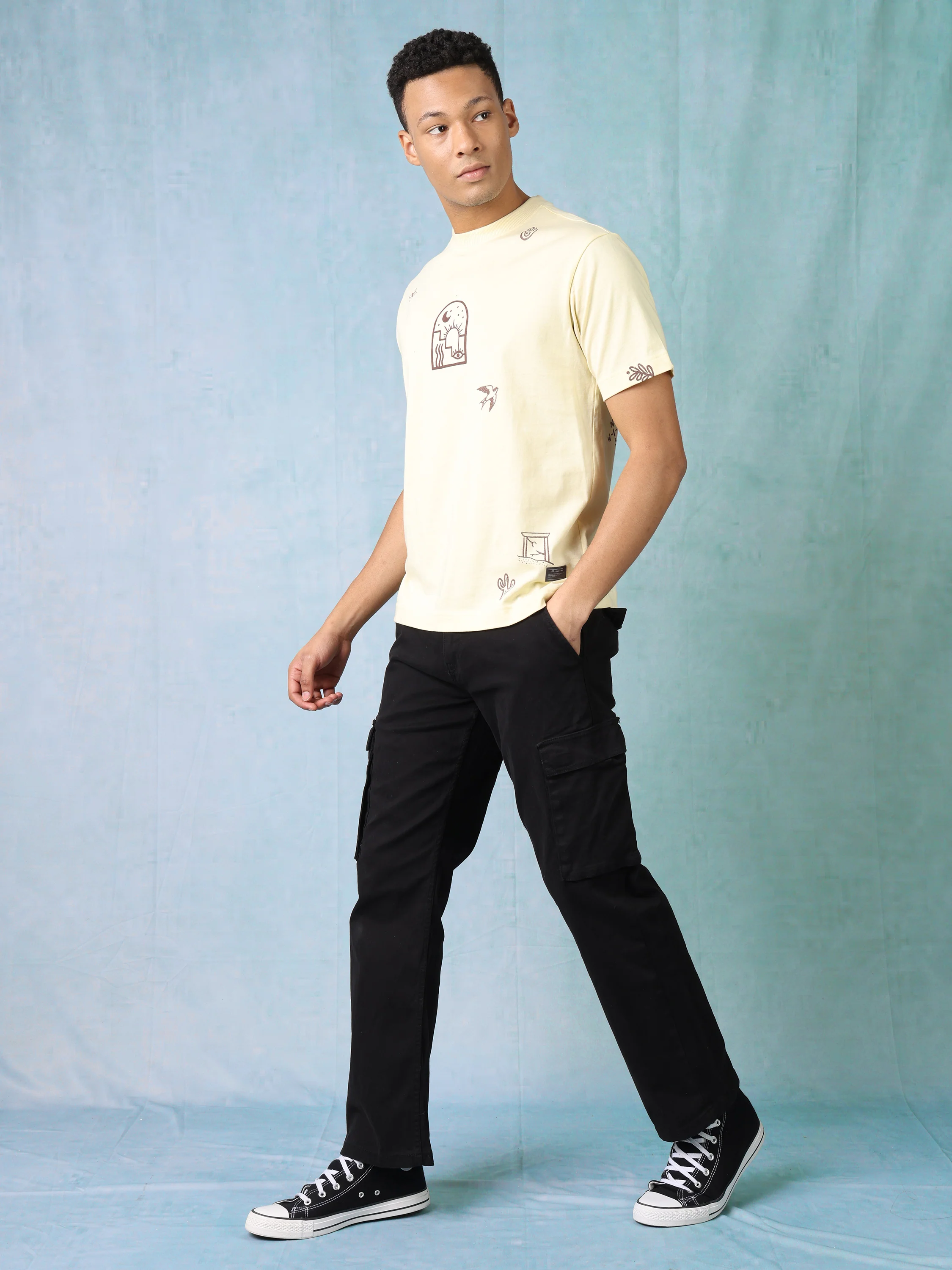 Men Black Regular Fit Cargos Pants - Image 2