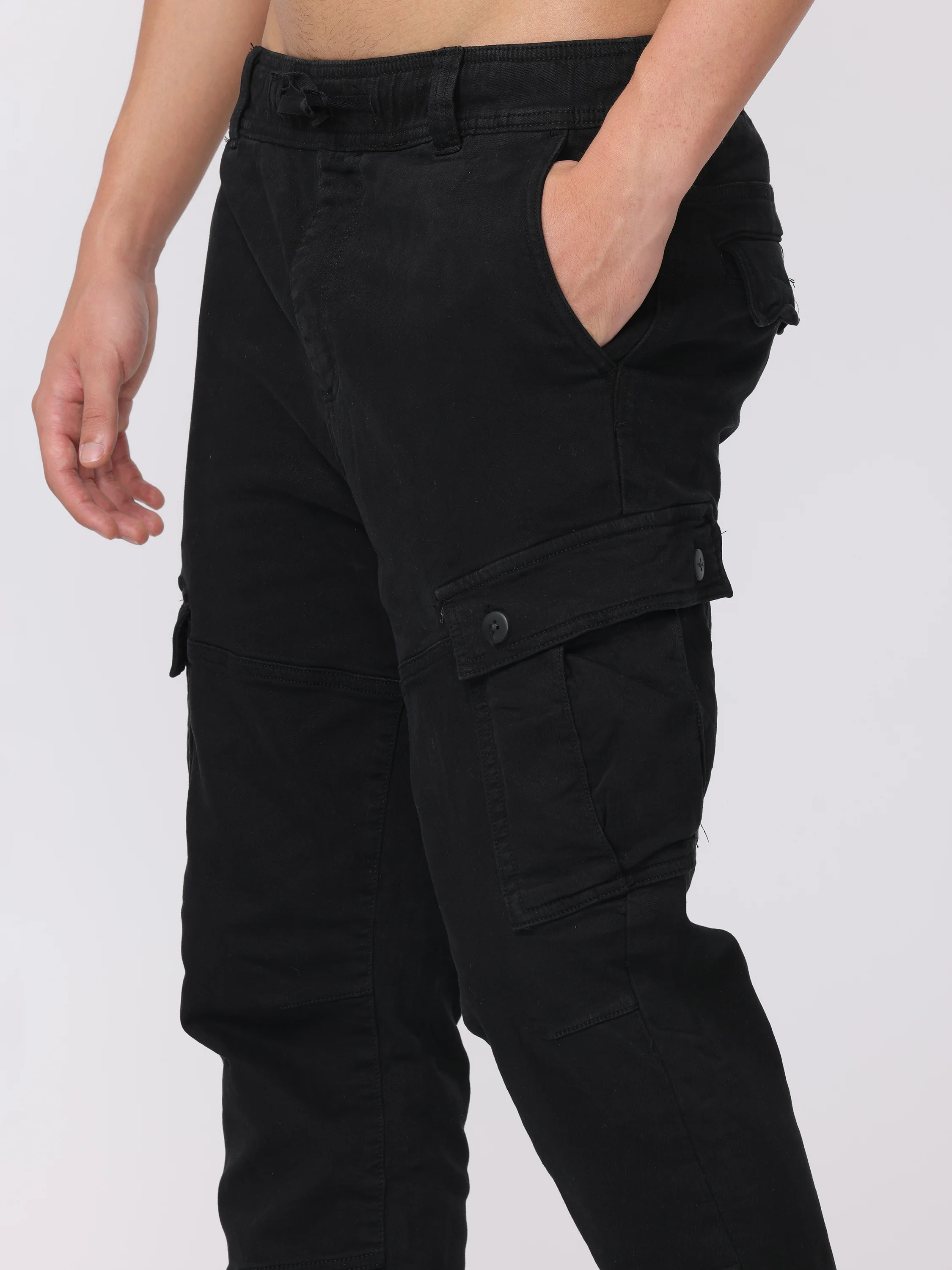 Men Black Relaxed Fit Cargo Pants - Image 6