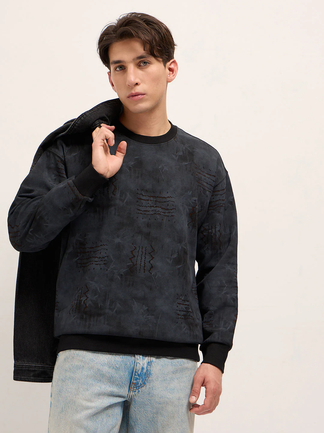 Men Black Relaxed Fit Crew Neck T-Shirt