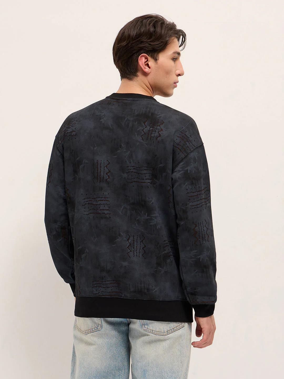 Men Black Relaxed Fit Crew Neck T-Shirt - Image 2