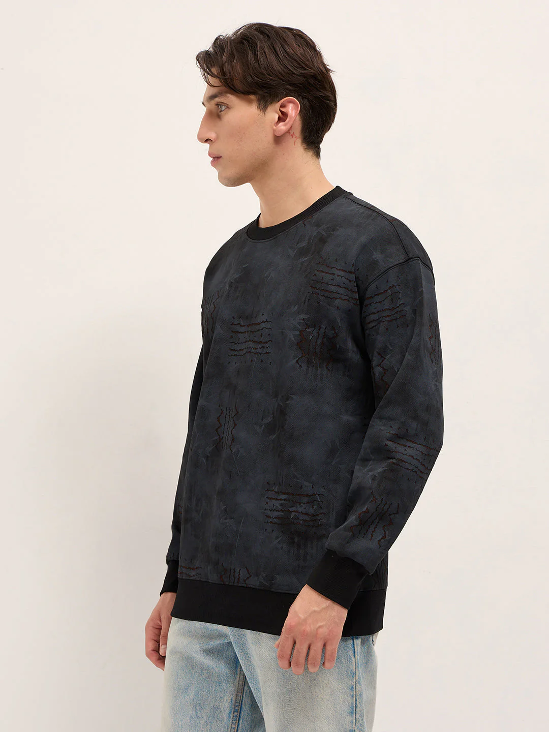 Men Black Relaxed Fit Crew Neck T-Shirt - Image 3